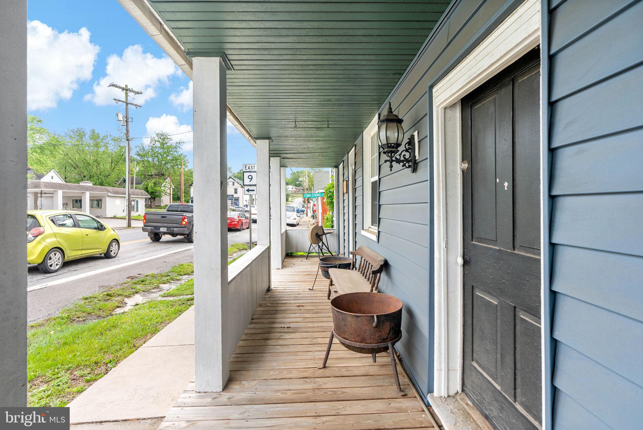 HEDGESVILLE - Residential