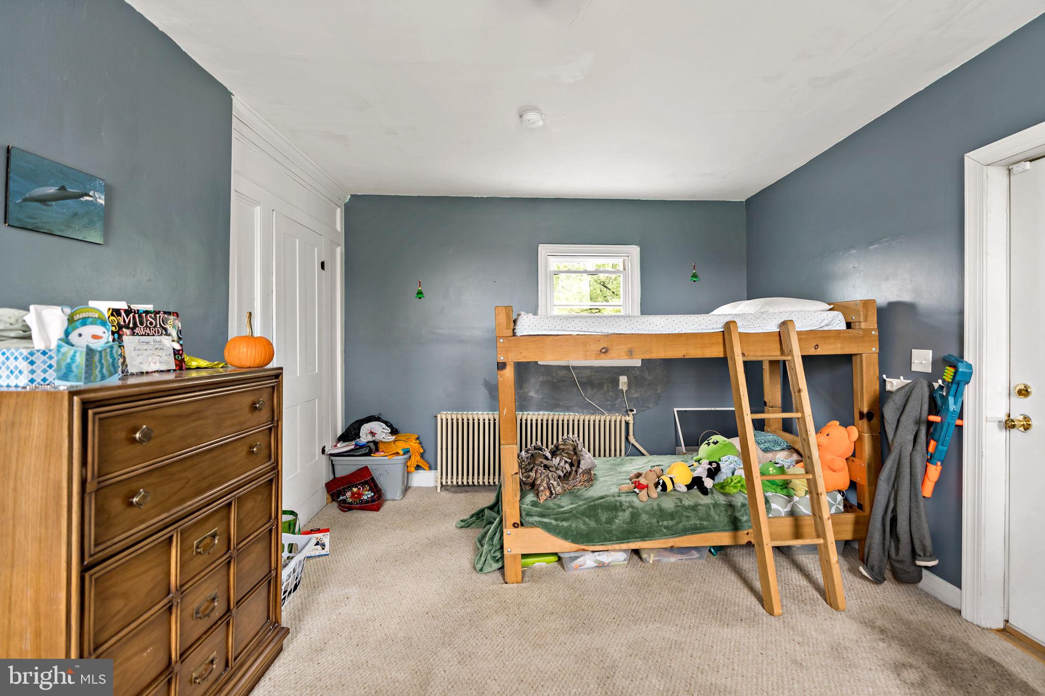 HEDGESVILLE - Residential