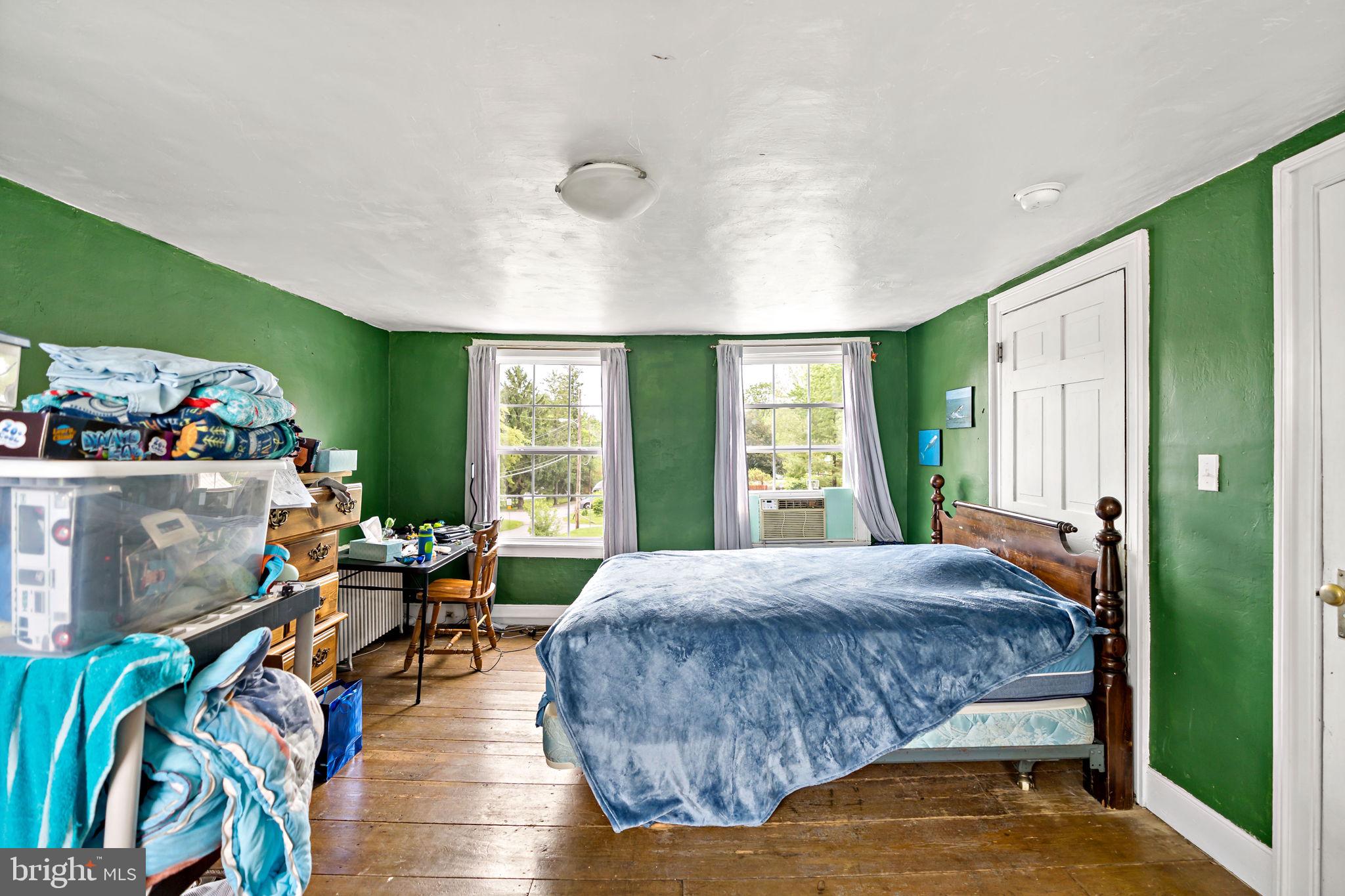 HEDGESVILLE - Residential