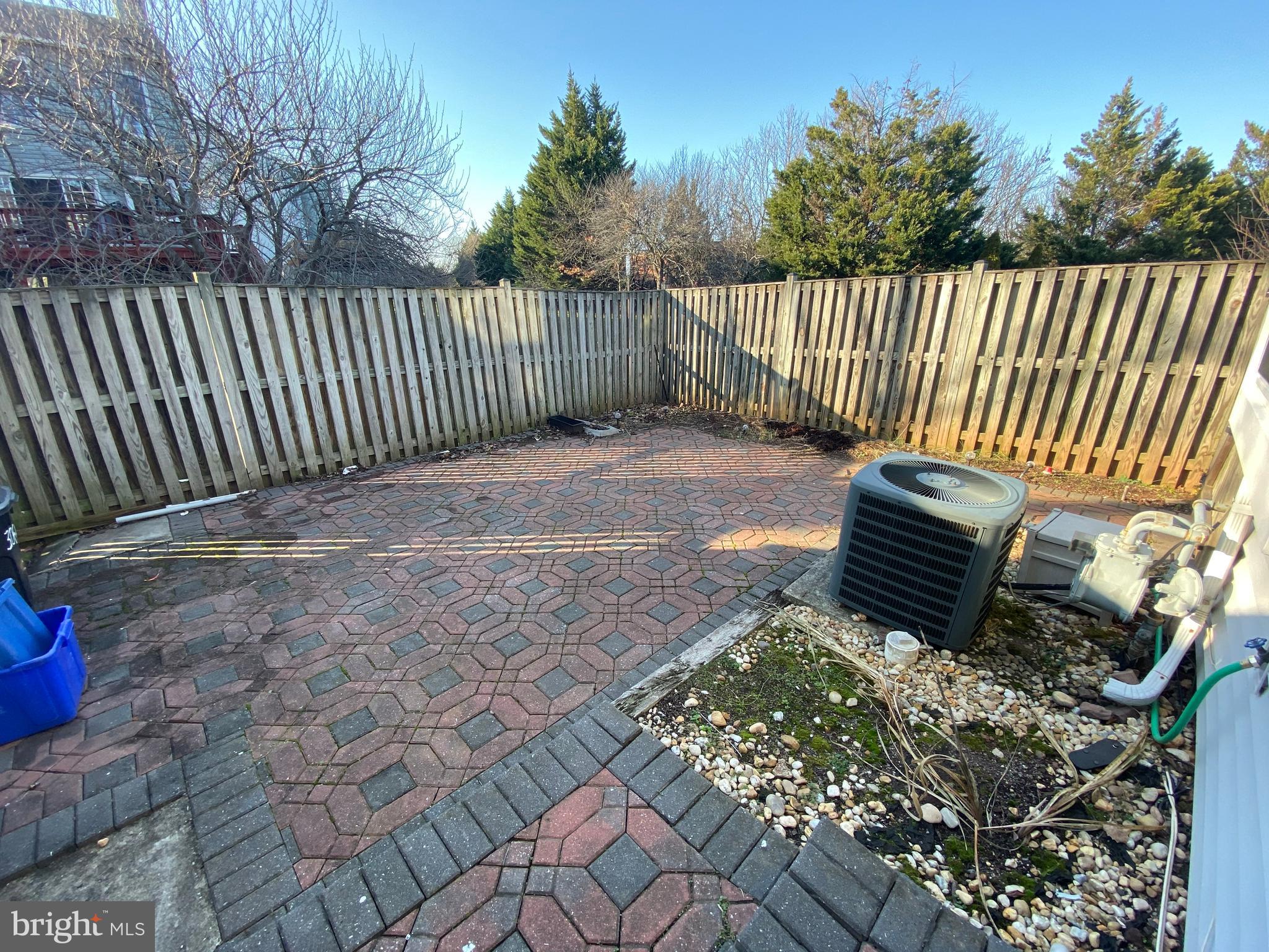 HIGHLAND MEWS - Residential Lease