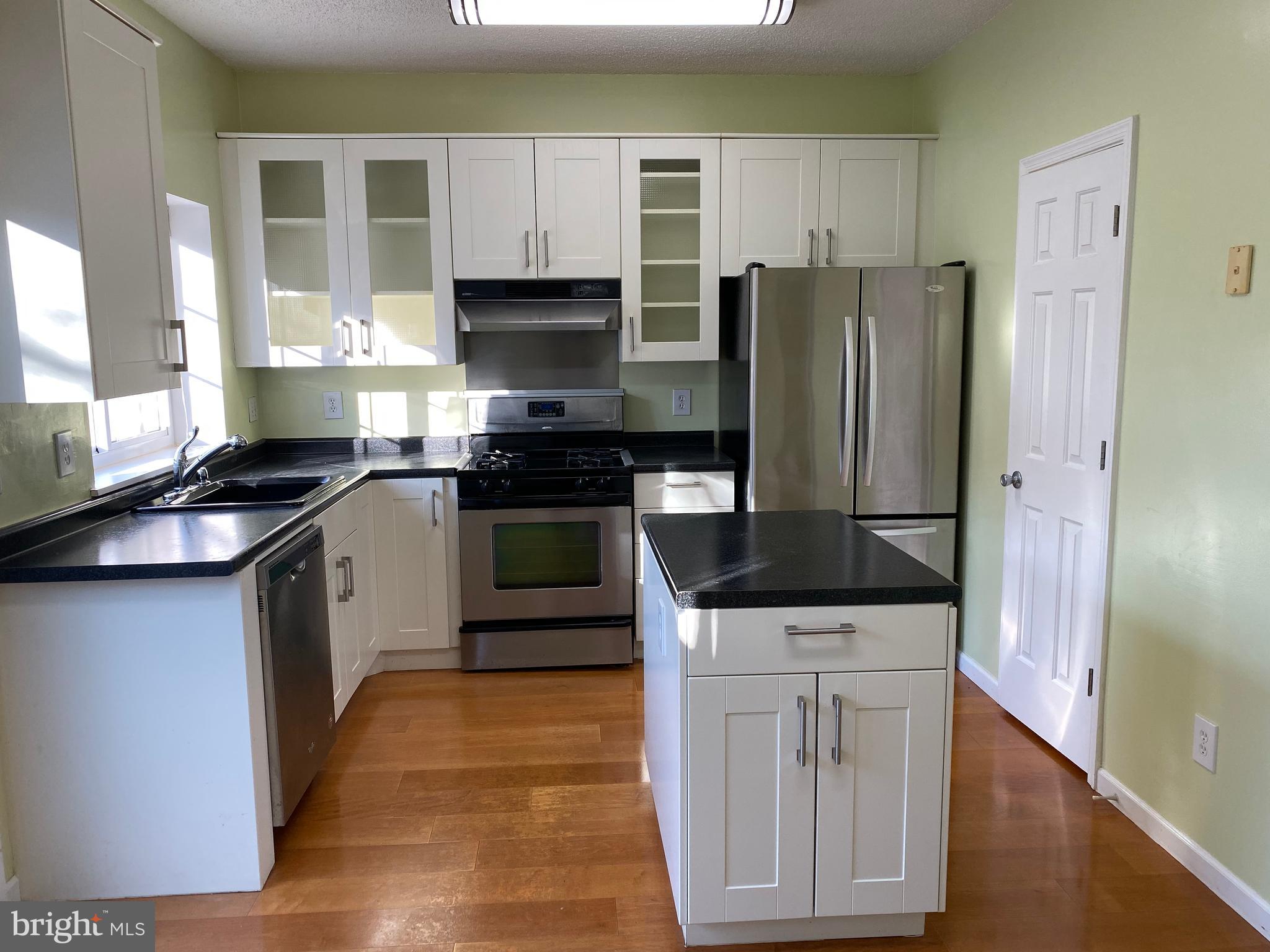 HIGHLAND MEWS - Residential Lease