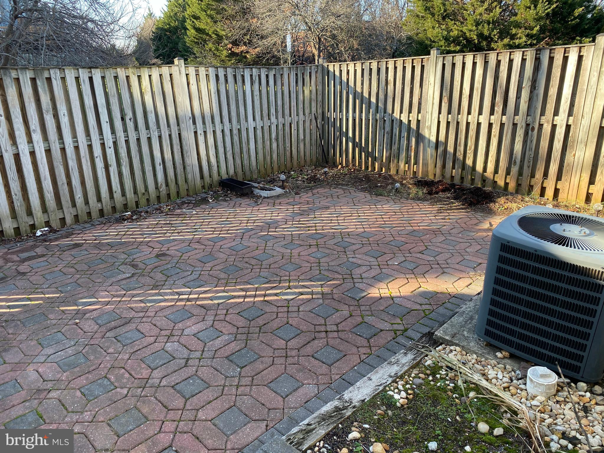 HIGHLAND MEWS - Residential Lease