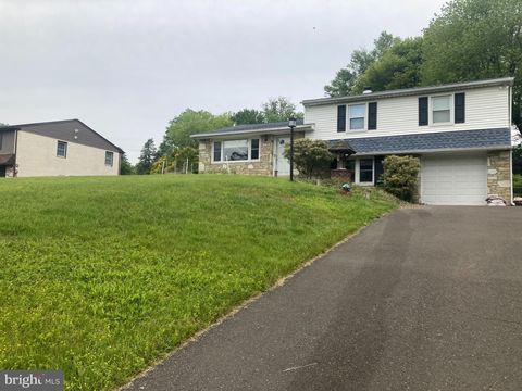 279 FAIRHILL DRIVE SOUTHAMPTON PA 18966