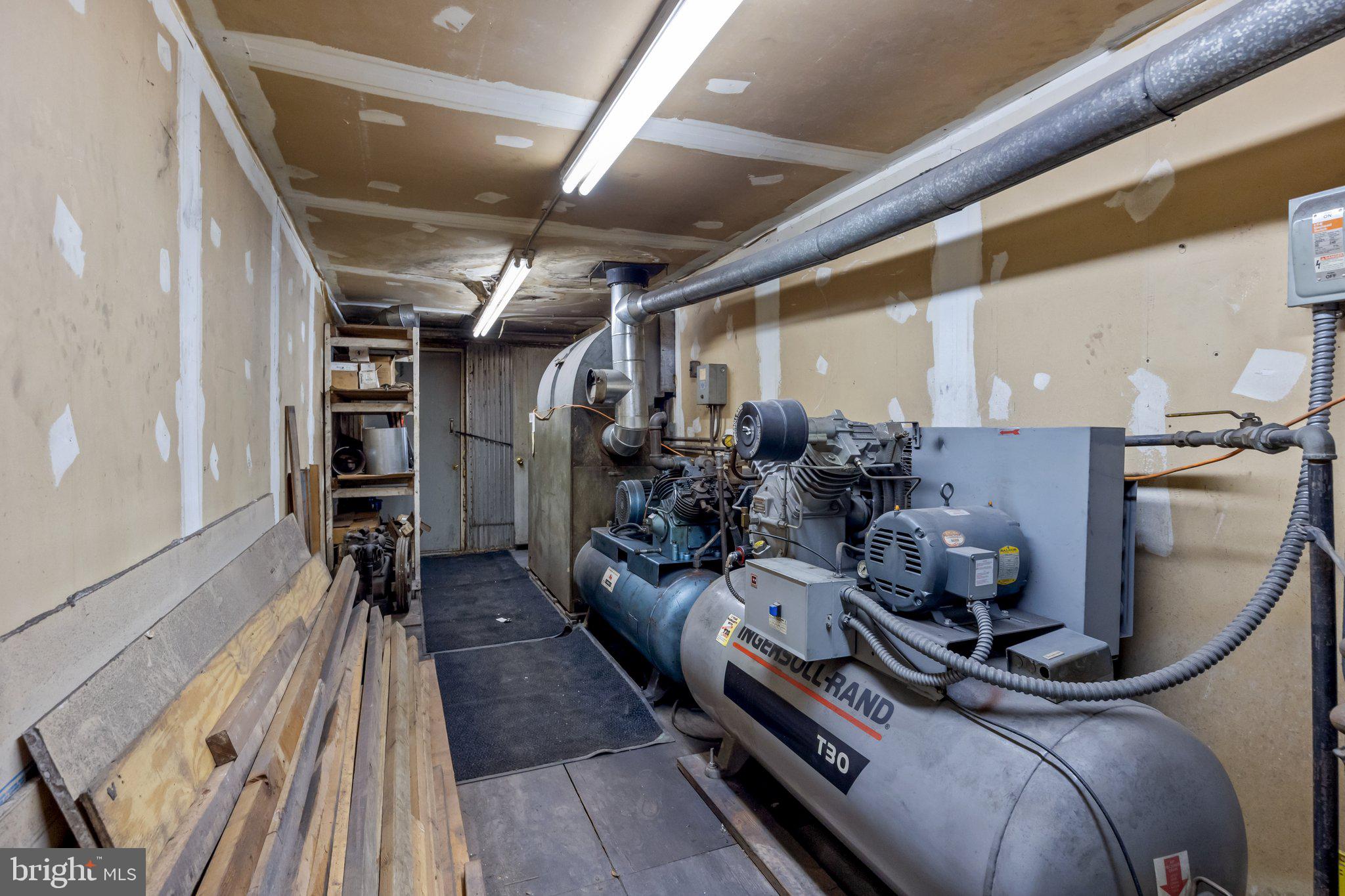 HEADLEY MANOR - Commercial Sale