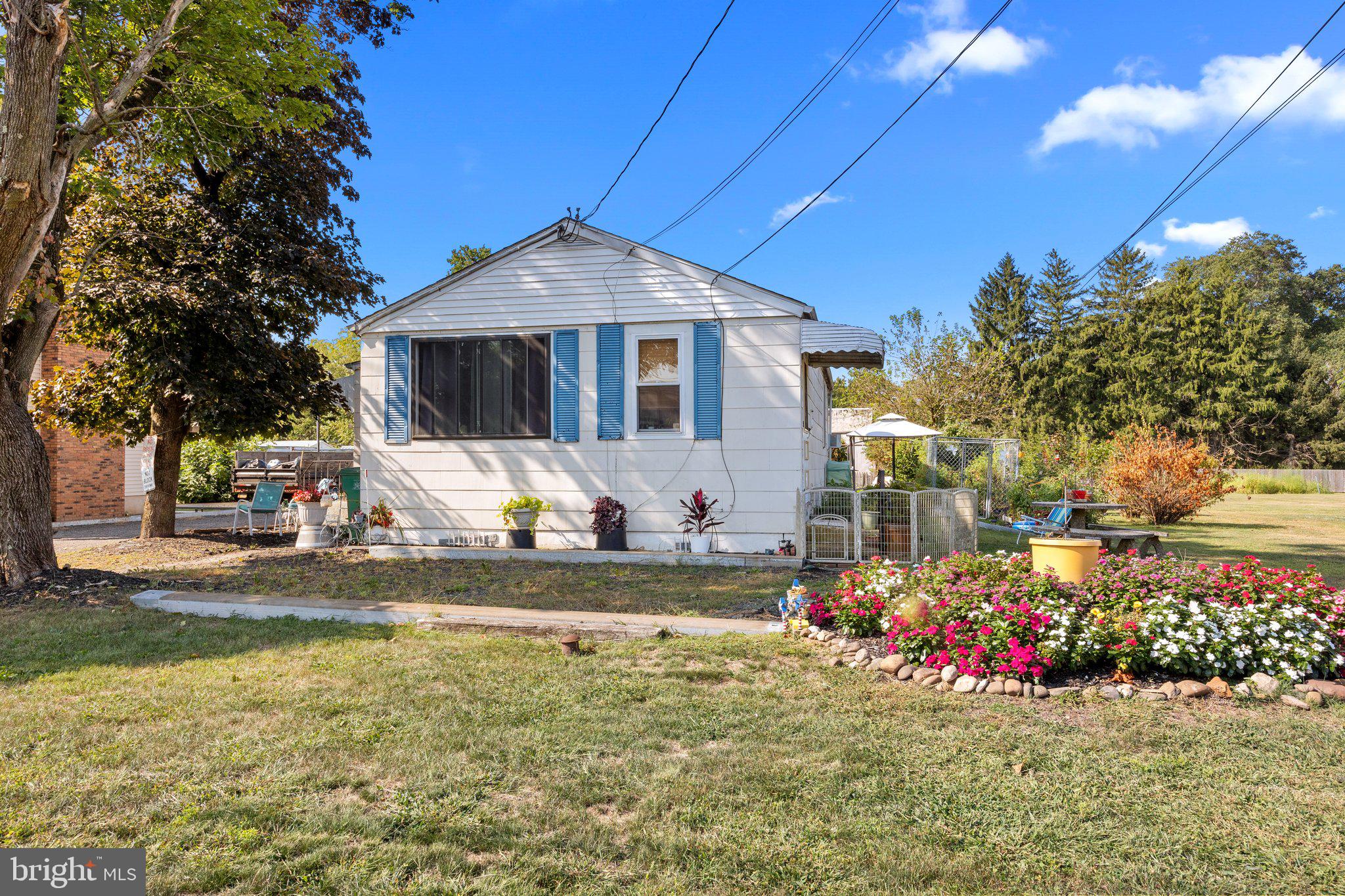 HEADLEY MANOR - Commercial Sale