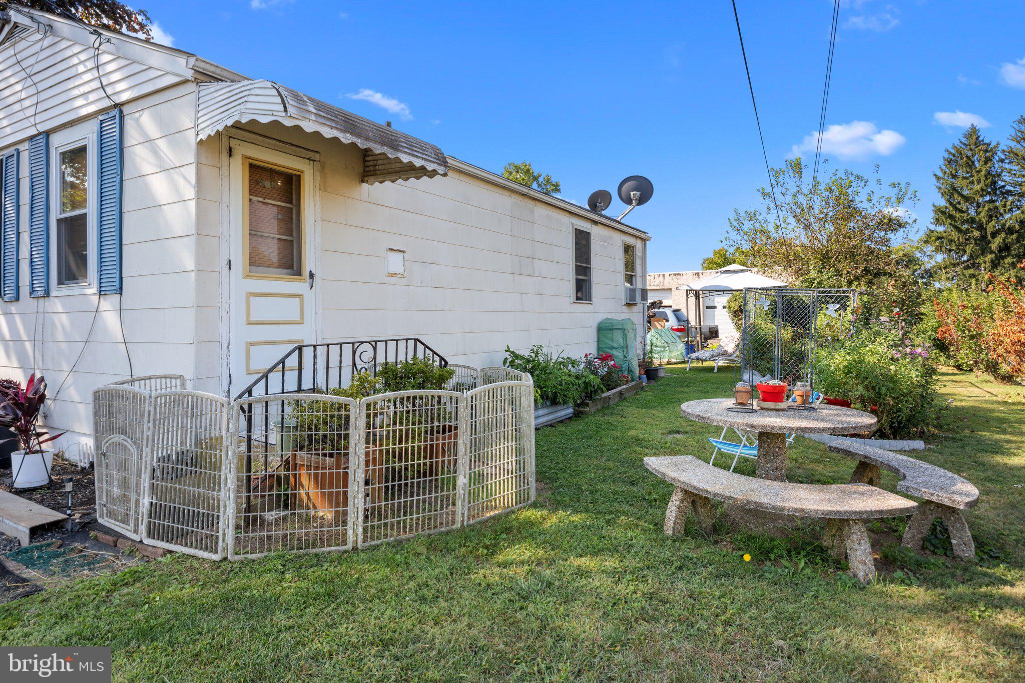 HEADLEY MANOR - Commercial Sale