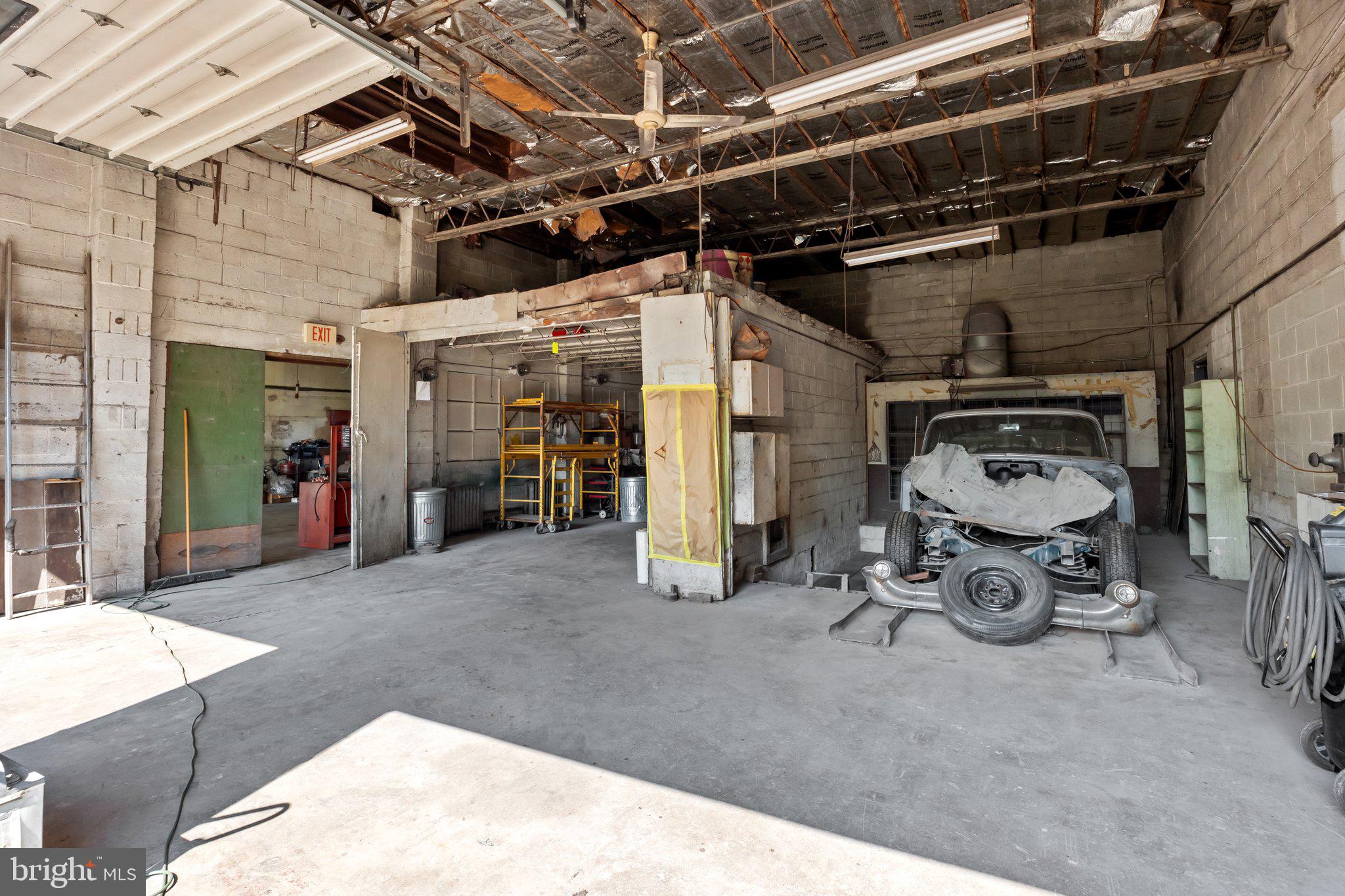 HEADLEY MANOR - Commercial Sale