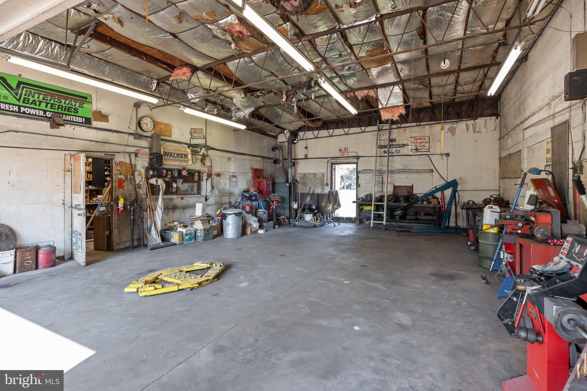 HEADLEY MANOR - Commercial Sale