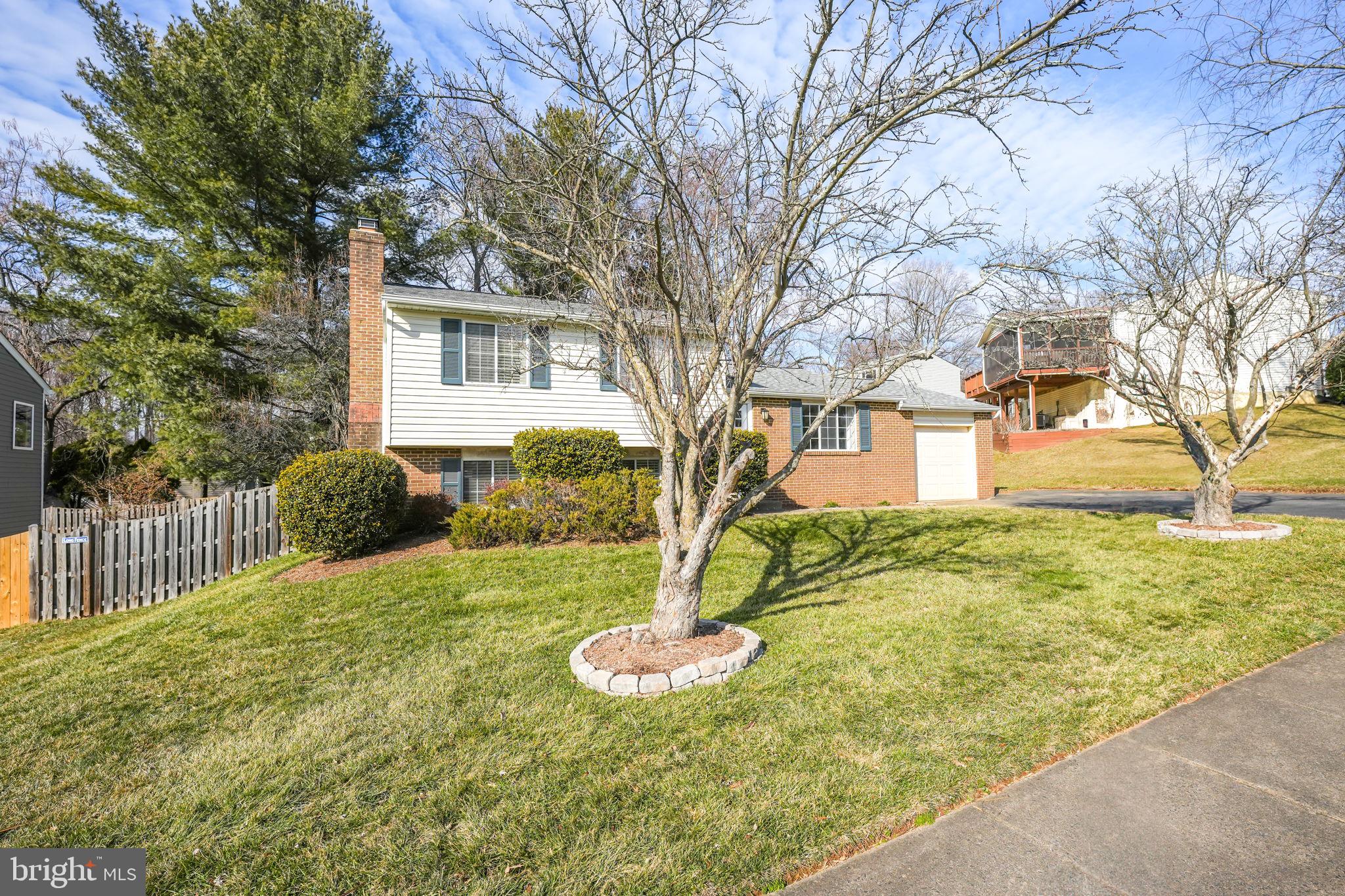 EDGELEA WOODS - Residential