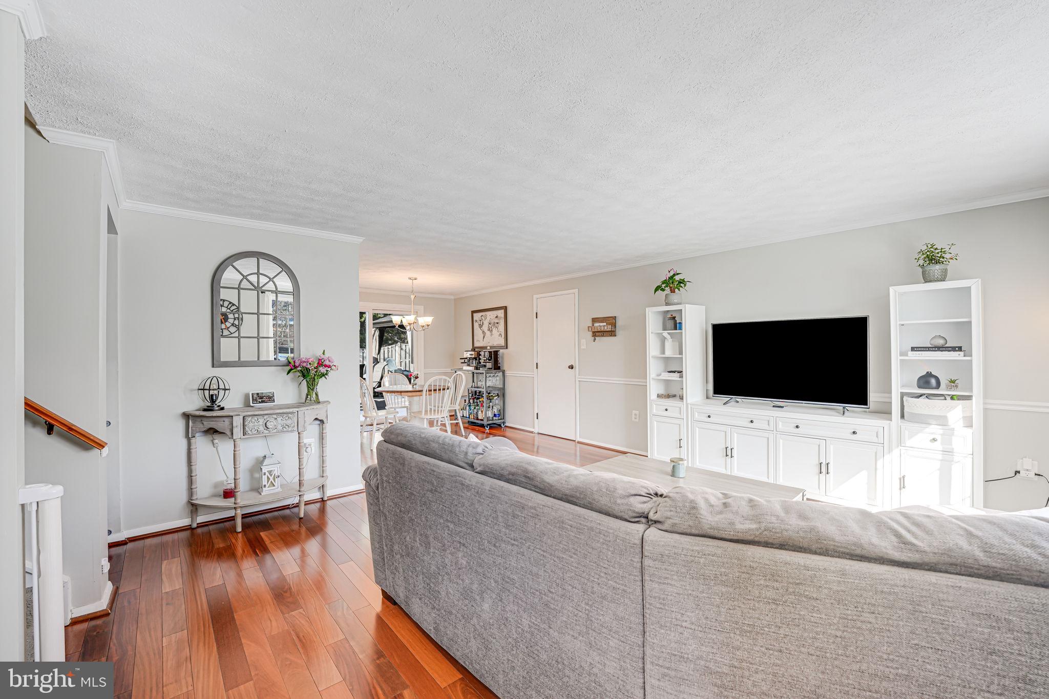 EDGELEA WOODS - Residential