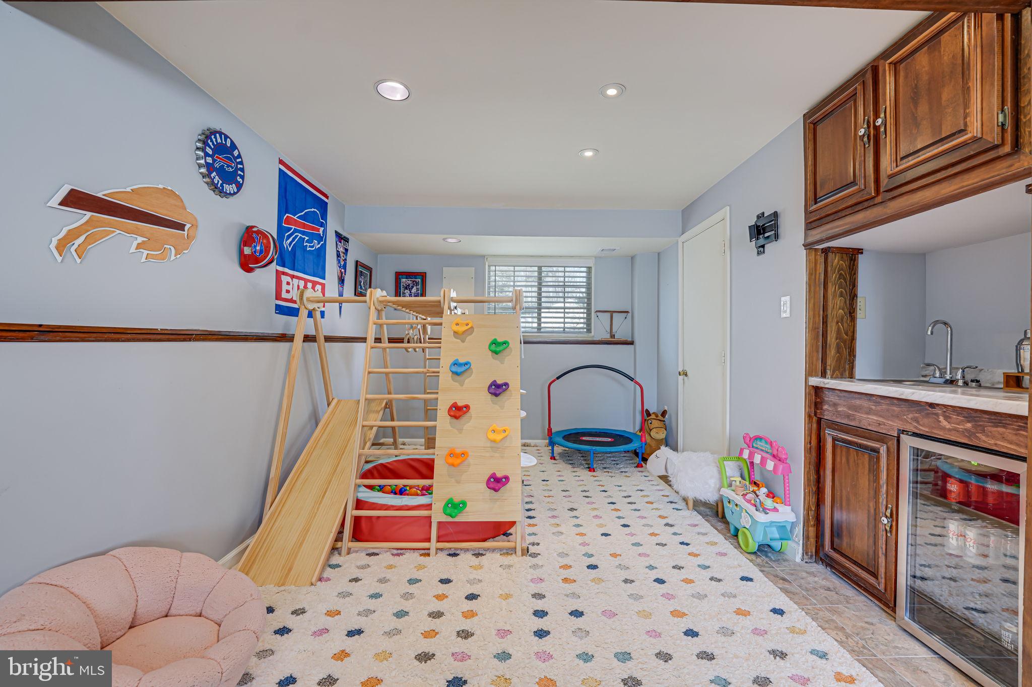 EDGELEA WOODS - Residential