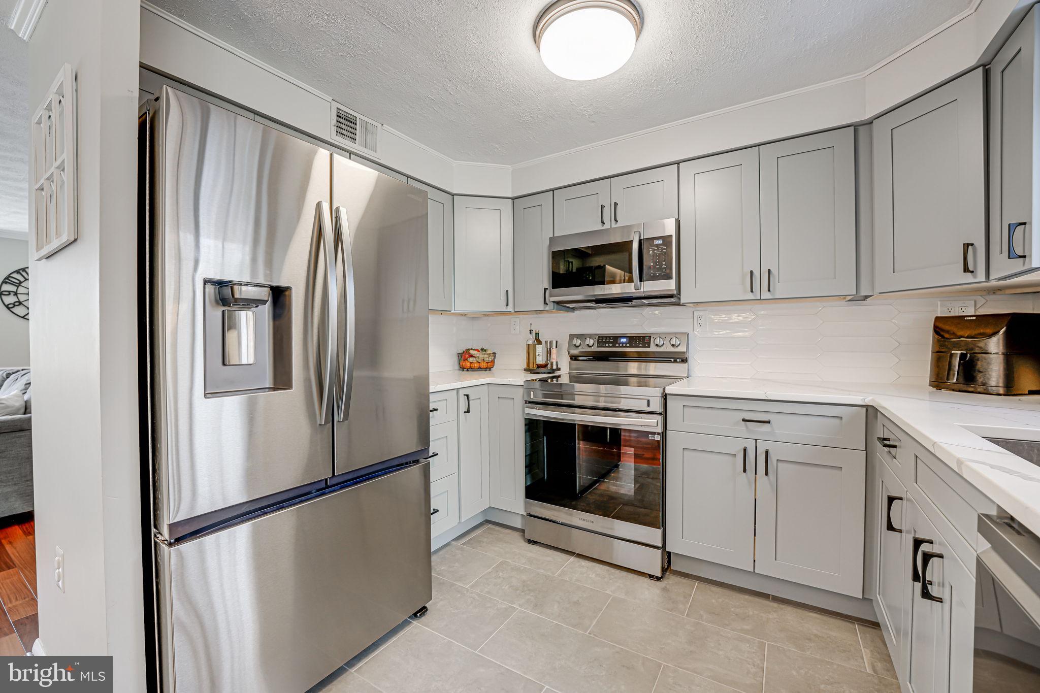 EDGELEA WOODS - Residential