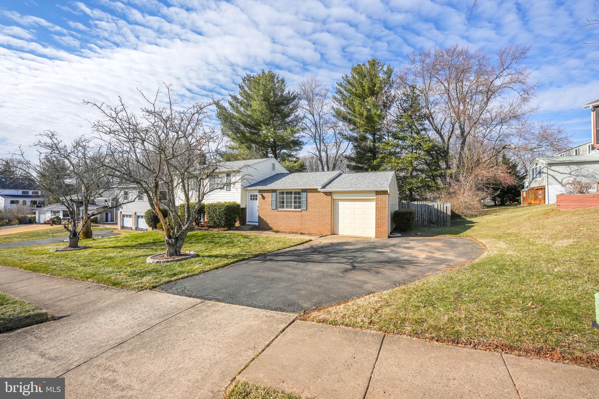 EDGELEA WOODS - Residential