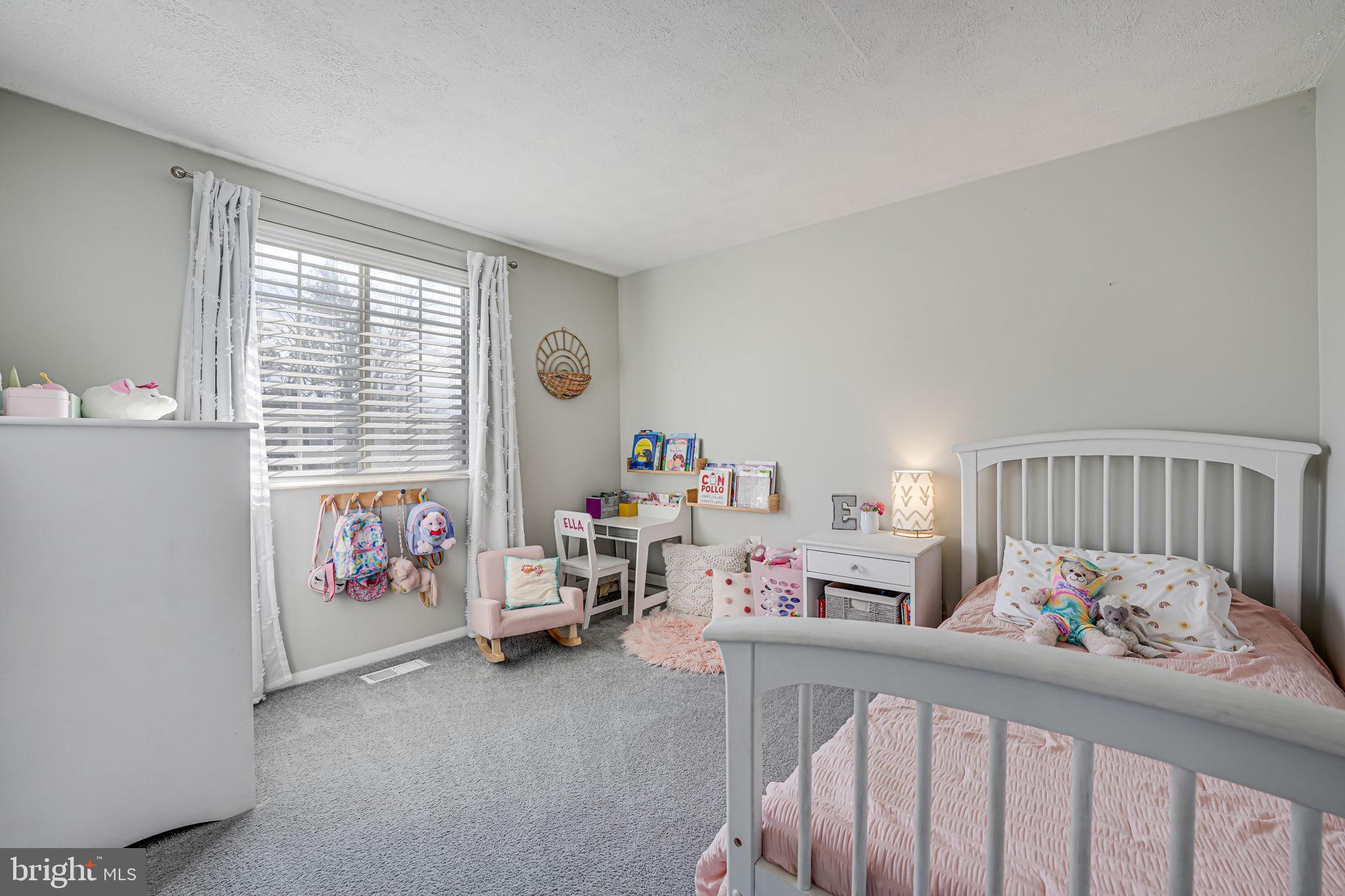 EDGELEA WOODS - Residential