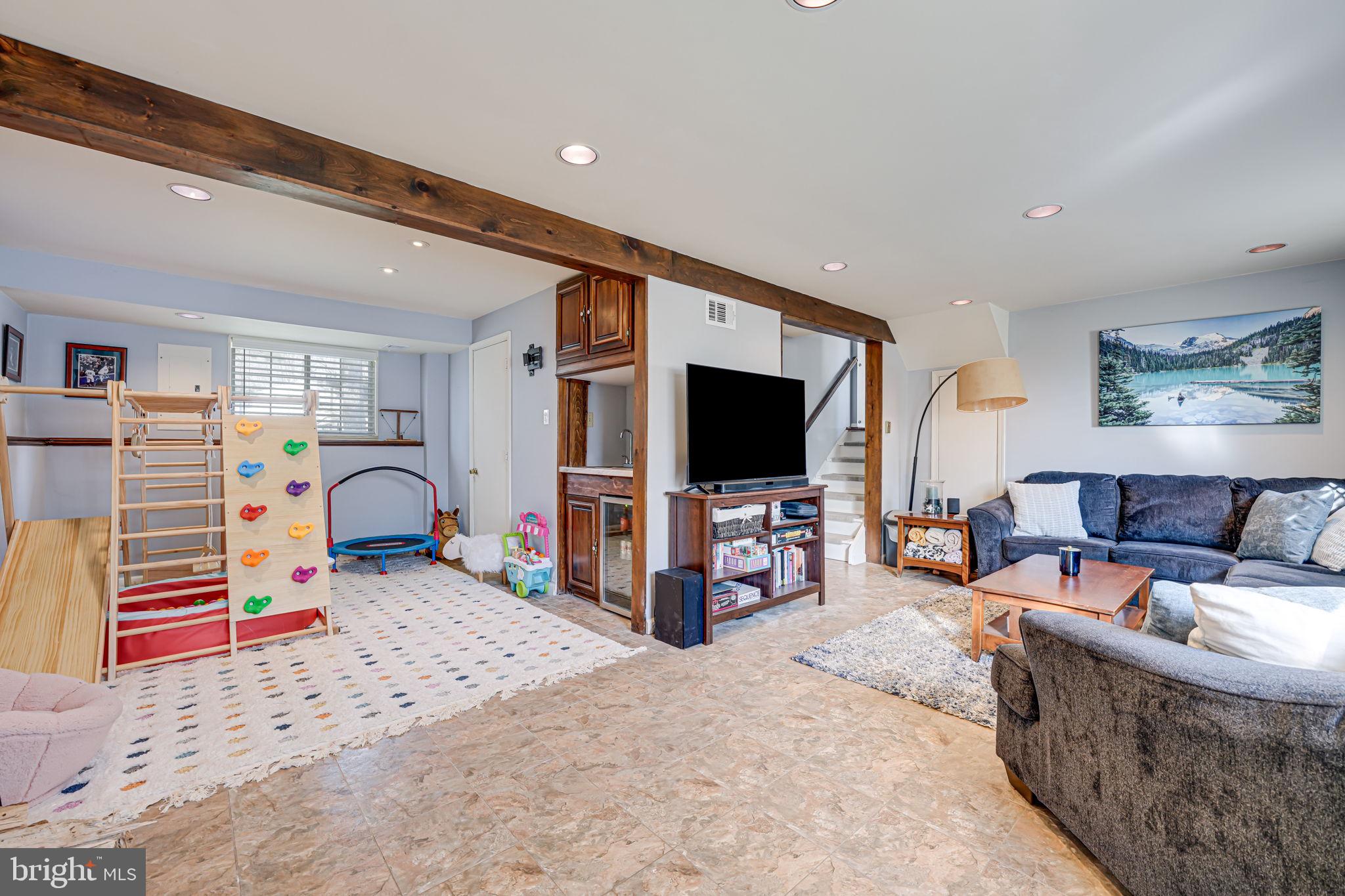 EDGELEA WOODS - Residential