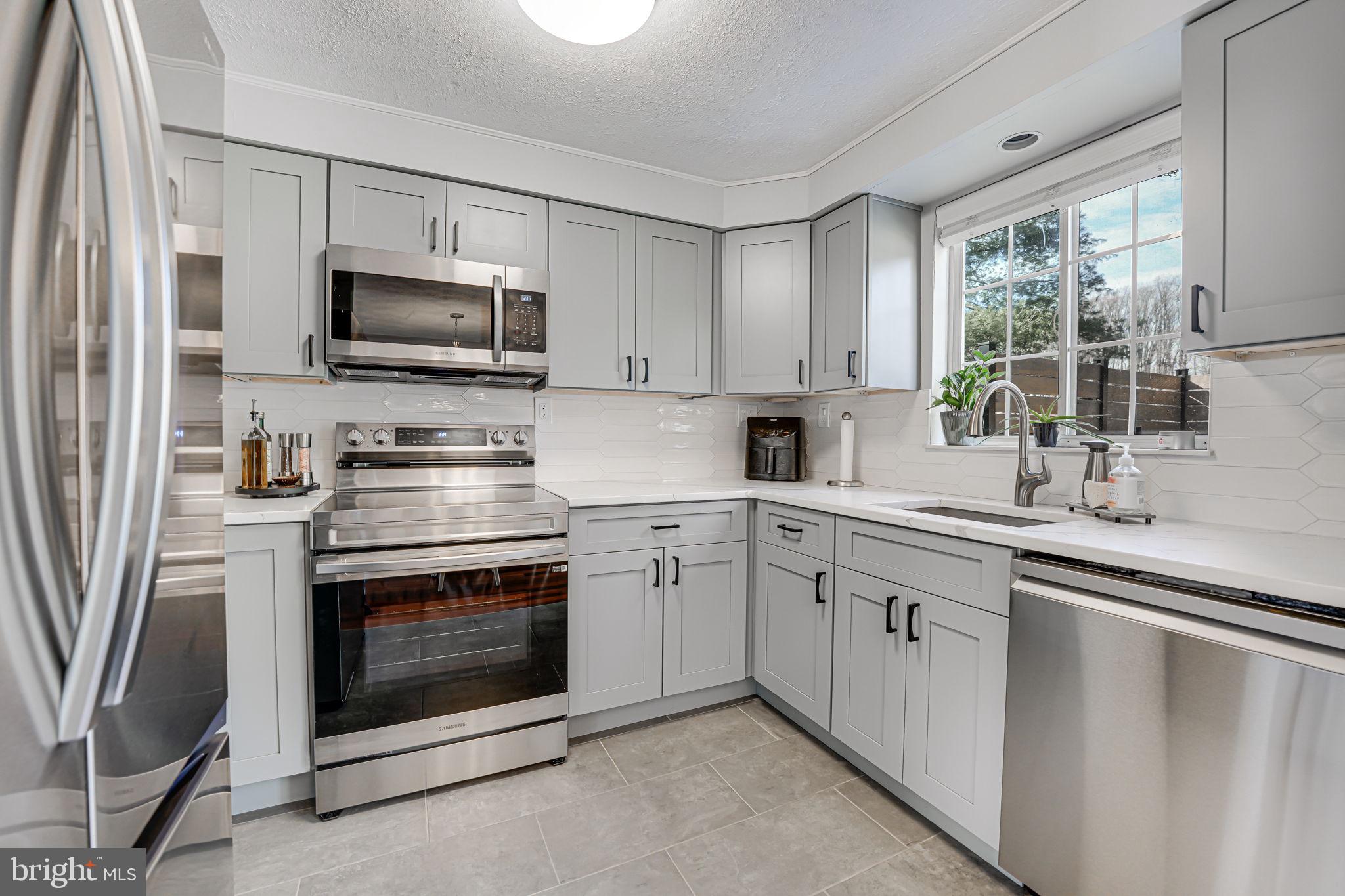 EDGELEA WOODS - Residential