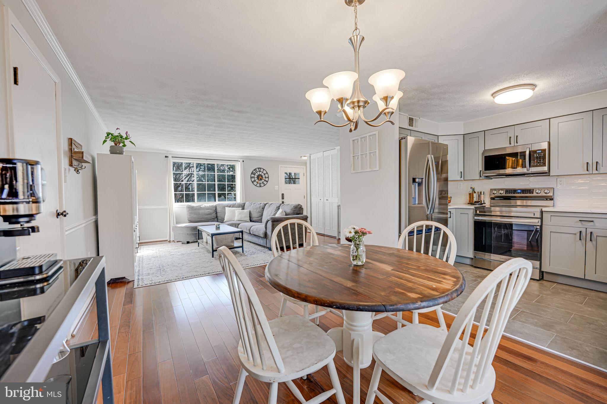 EDGELEA WOODS - Residential
