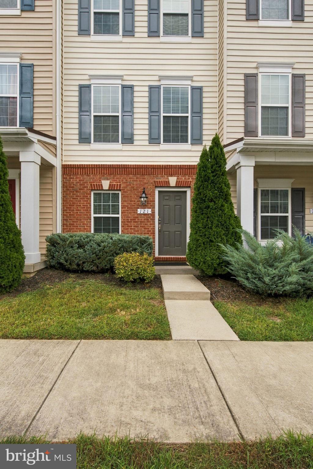 121 TREE LINE DRIVE