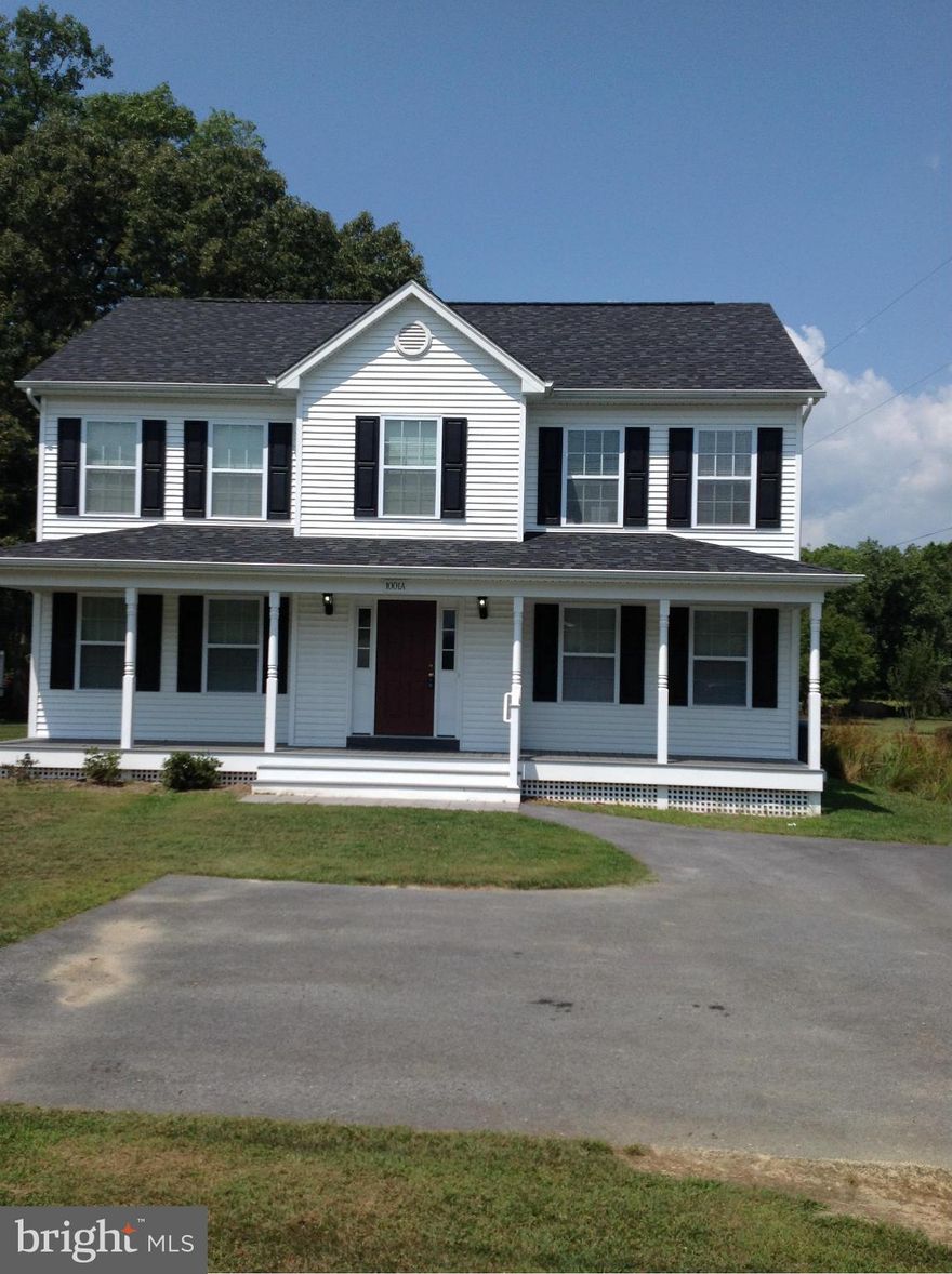 Beautiful home in the heart of La Plata. Close to shopping and restaurants.  This home features a large living room, formal dining room, eat in kitchen, nice flat yard for entertaining along with a deck and front porch.