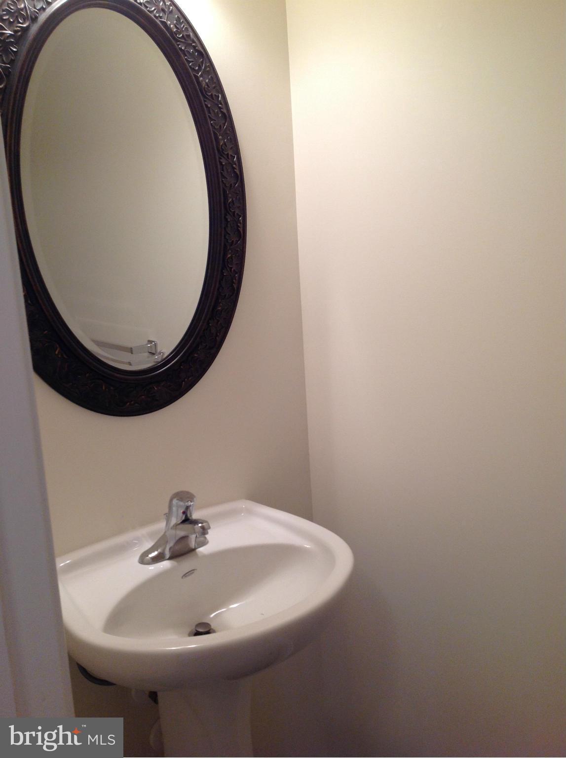 ANNISTON MANOR - Residential Lease