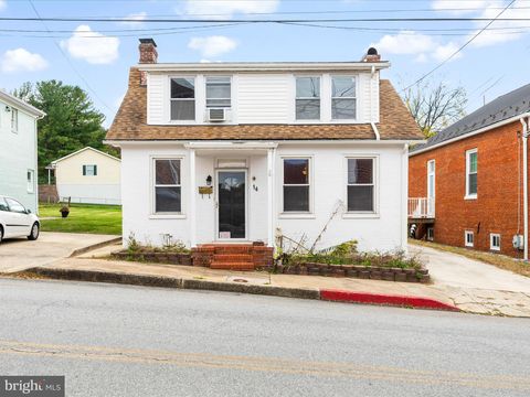 Photo of 14 Saint Paul Street, BOONSBORO, MD 21713 (MLS # MDWA2032338) Photo of 14 Saint Paul Street, BOONSBORO, MD 21713 (MLS # MDWA2032338)