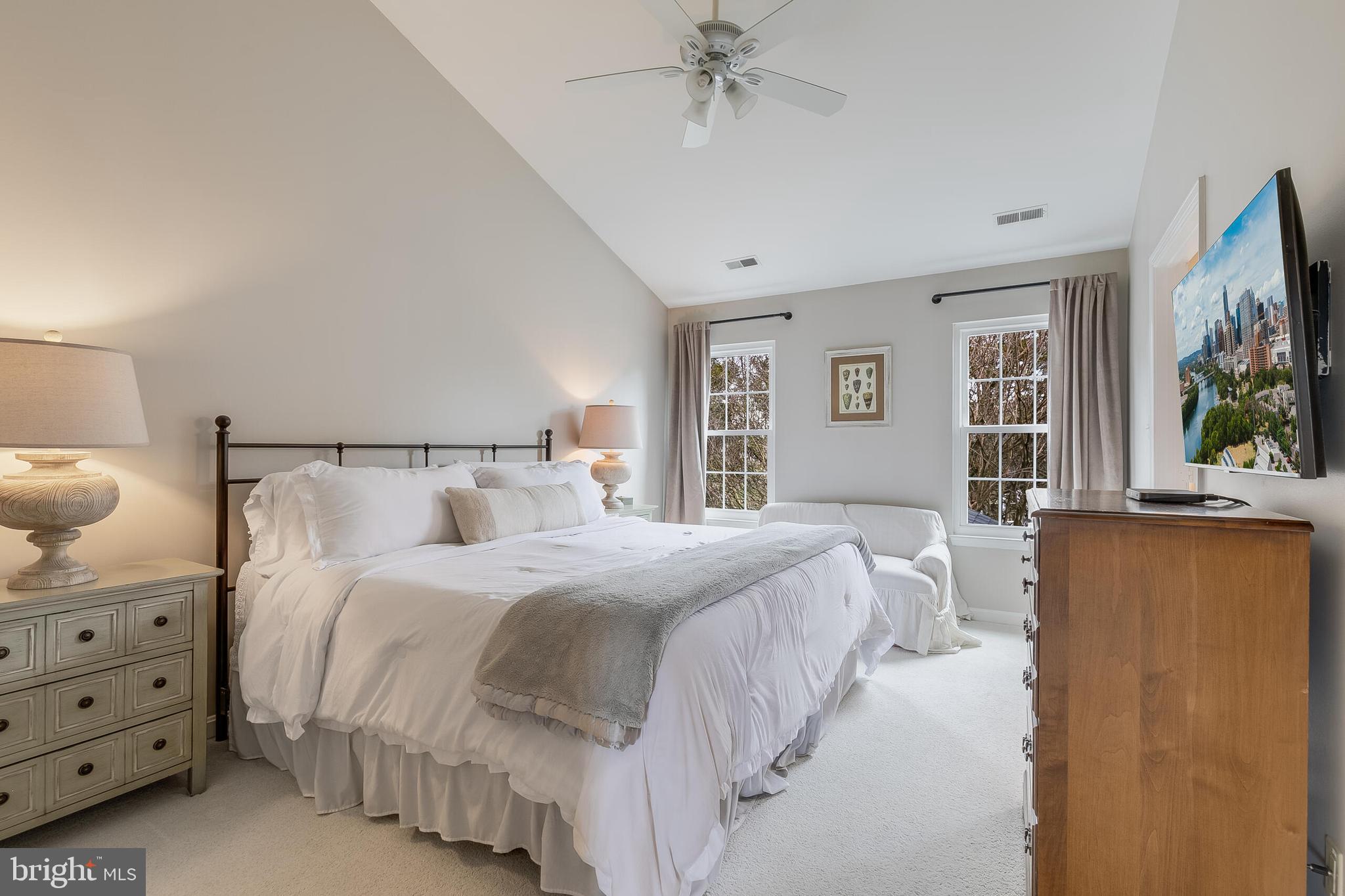 SOUTH RIDING - Residential