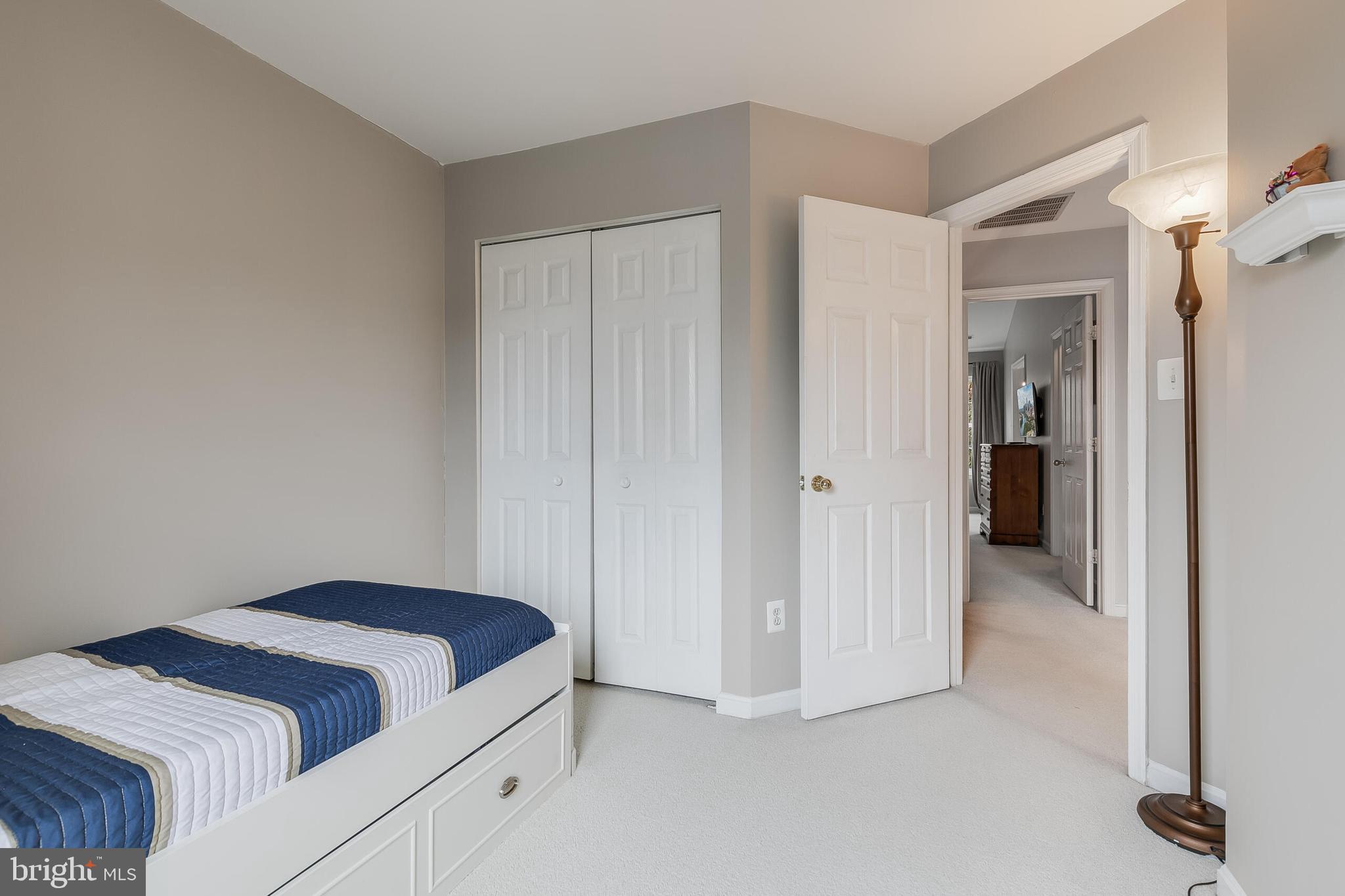 SOUTH RIDING - Residential