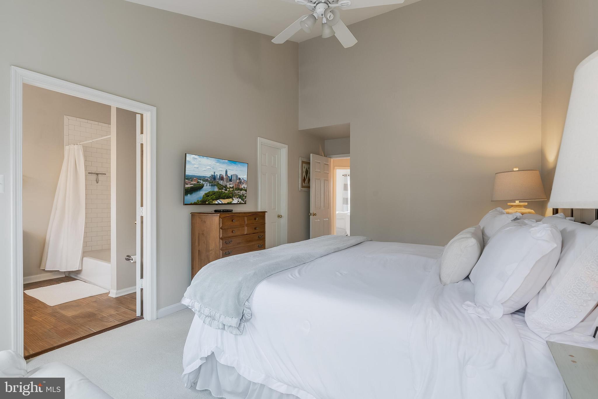 SOUTH RIDING - Residential