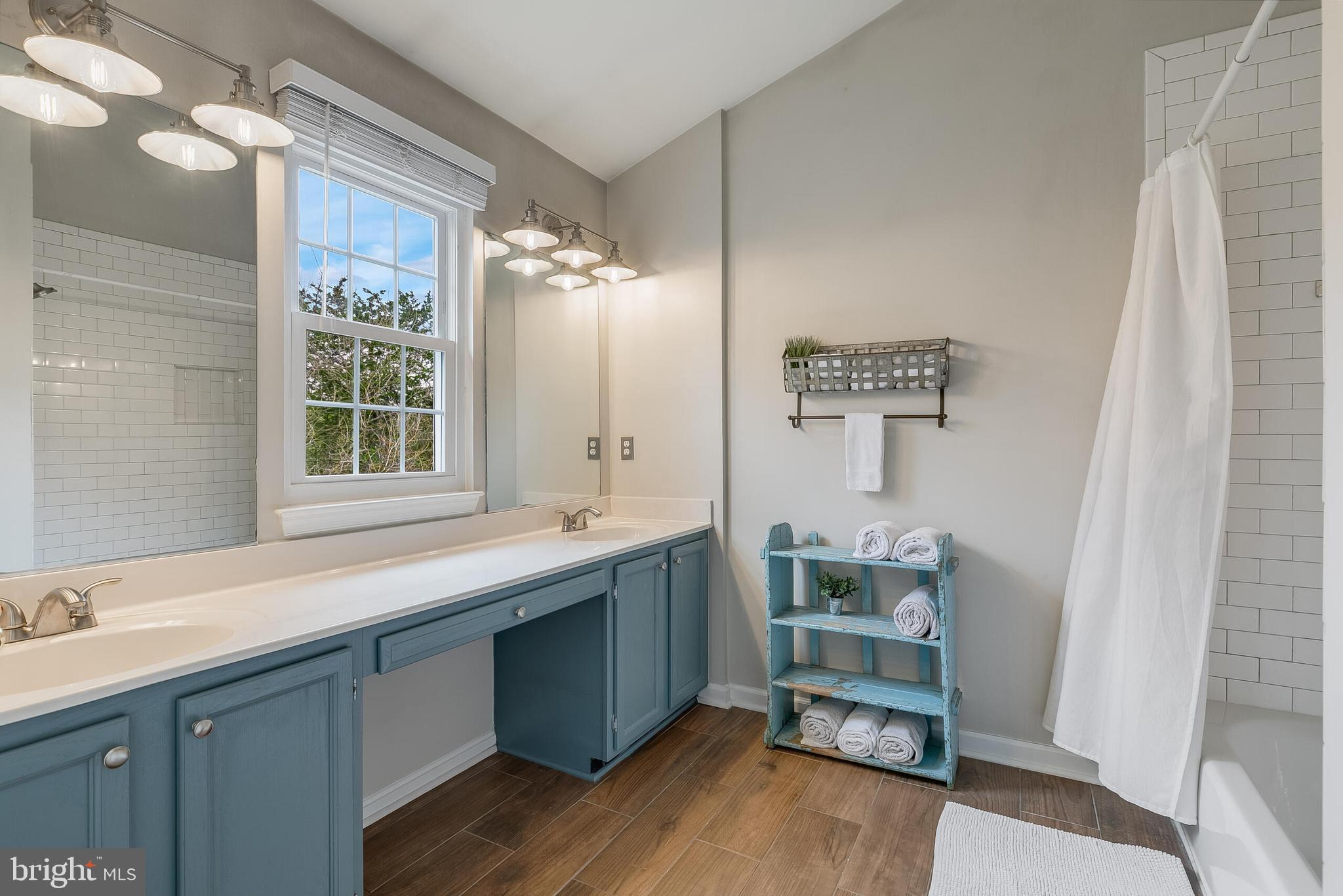 SOUTH RIDING - Residential