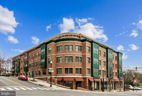 2101 N MONROE STREET 401 ARLINGTON VA 22207