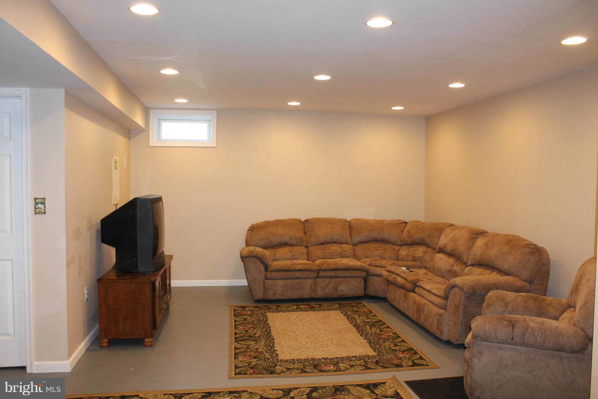 COVENTRY FARMS - Residential