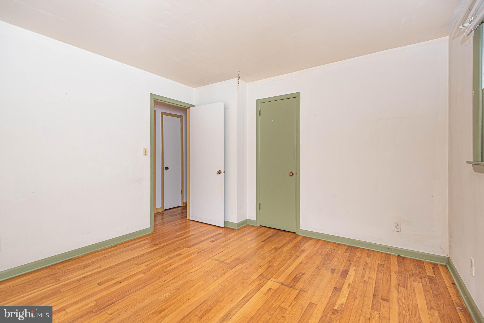 SOUTH CLIFTON - Residential