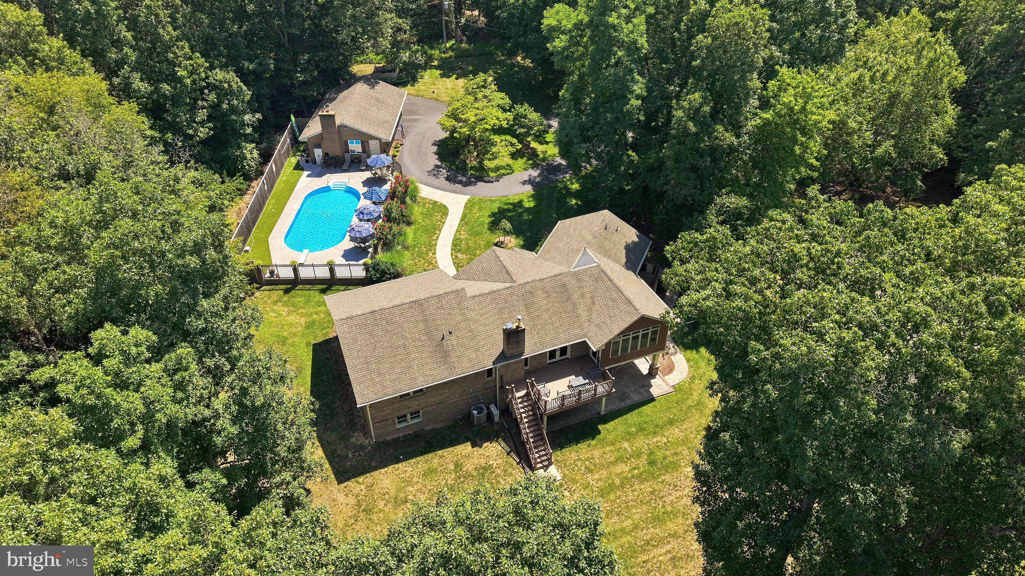 485 LAKE SERENE DRIVE