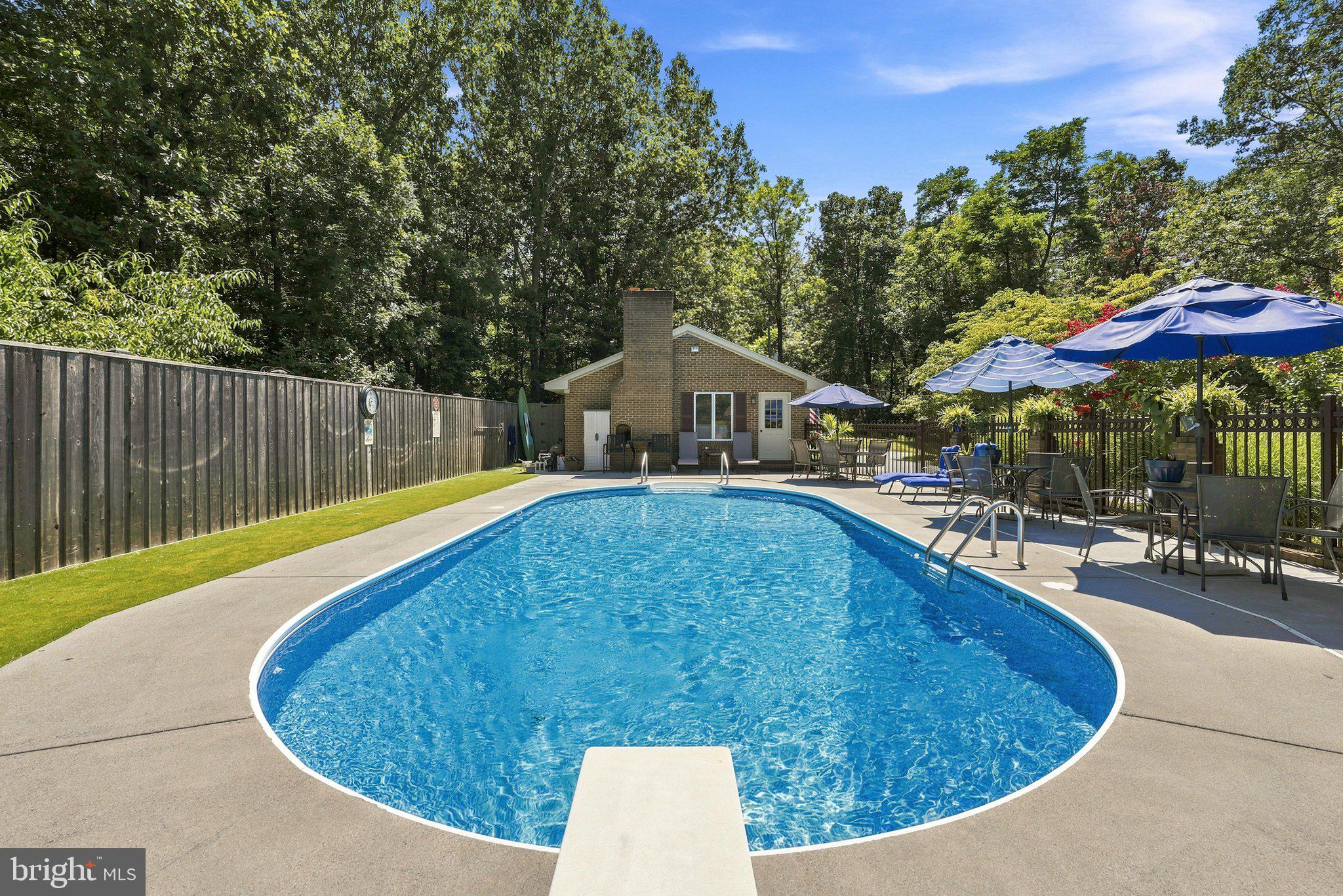 485 LAKE SERENE DRIVE