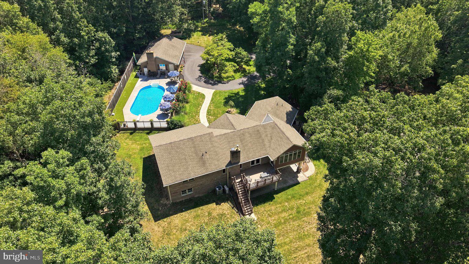 485 LAKE SERENE DRIVE