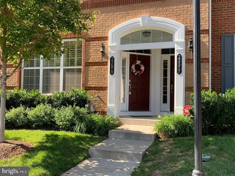 23579 Belvoir Woods Terrace, Ashburn, VA MLS: VALO2109460