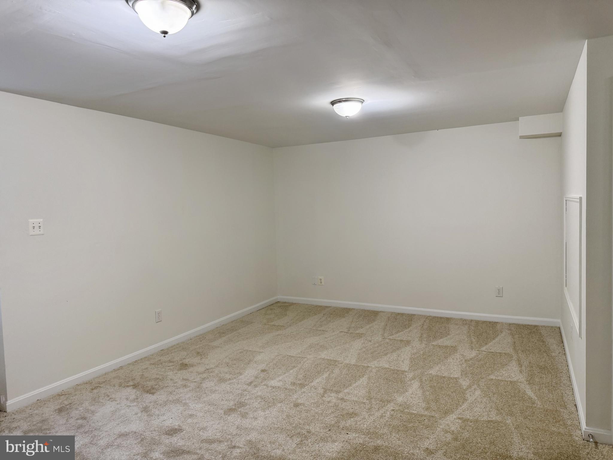 WOODLAND MANOR - Residential