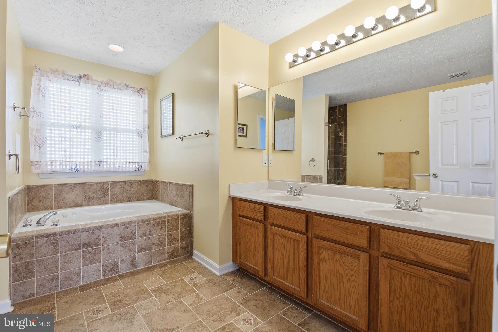 MANCHESTER FARMS - Residential