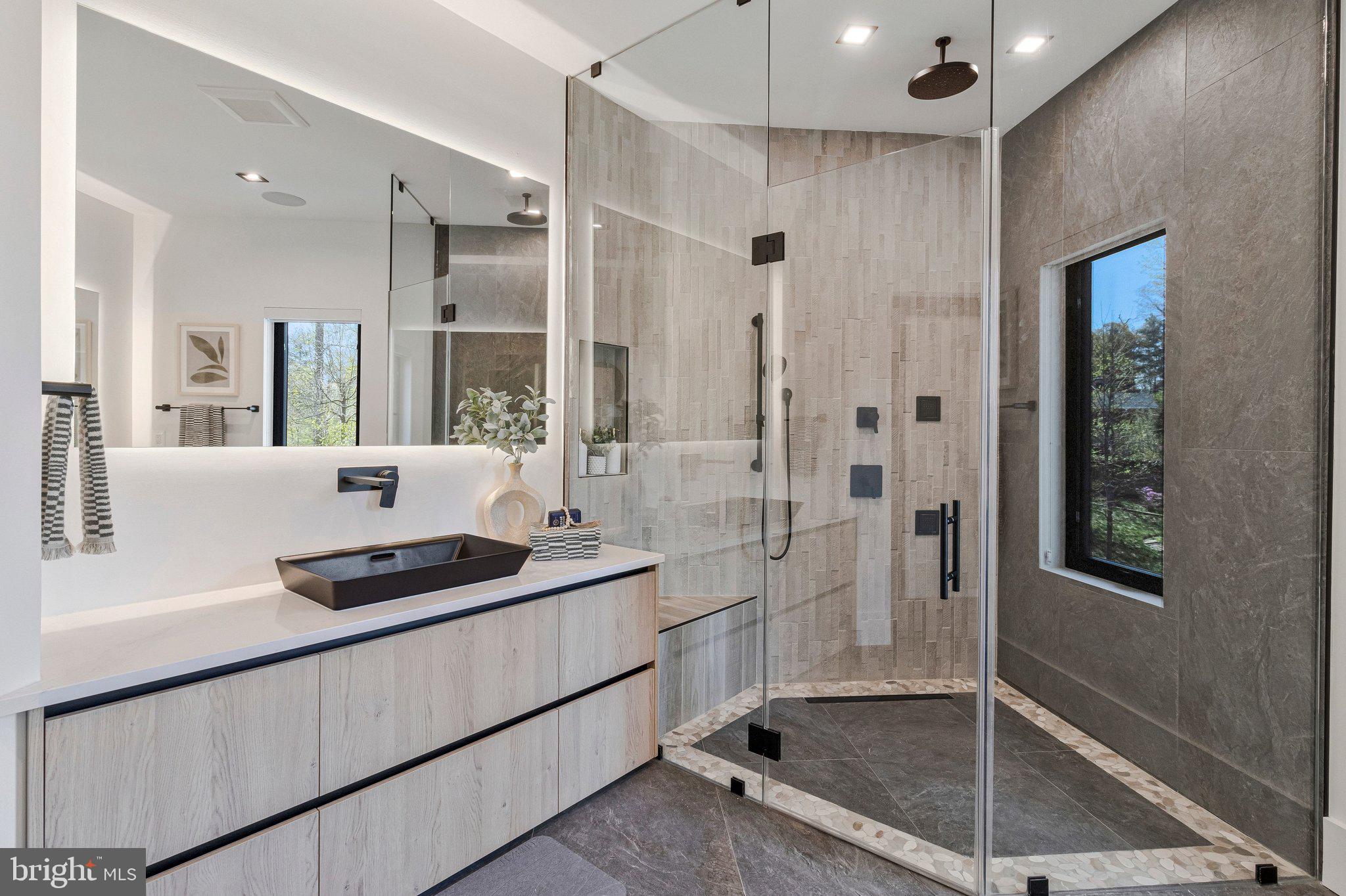 MANTUA - Residential