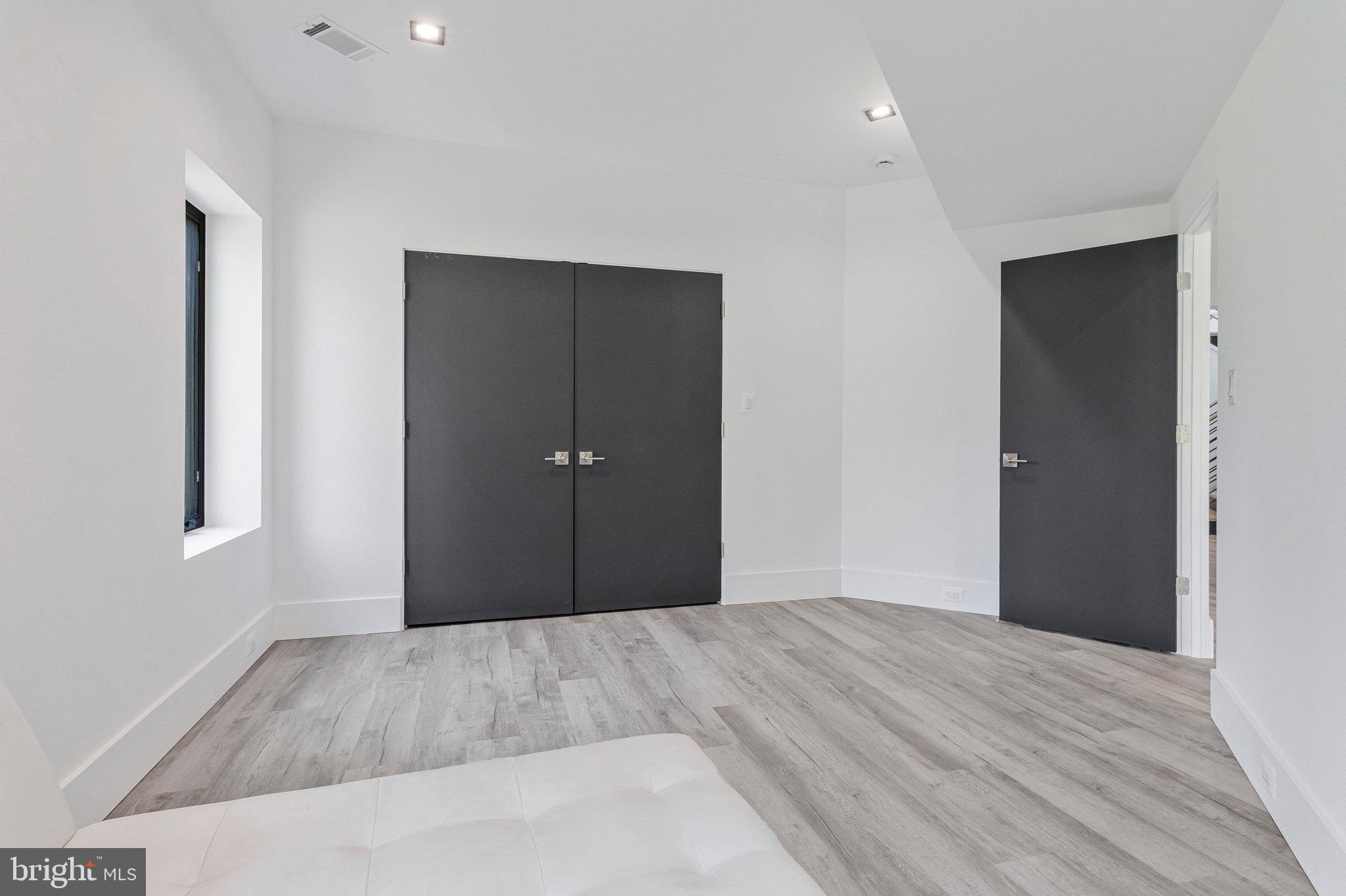 MANTUA - Residential