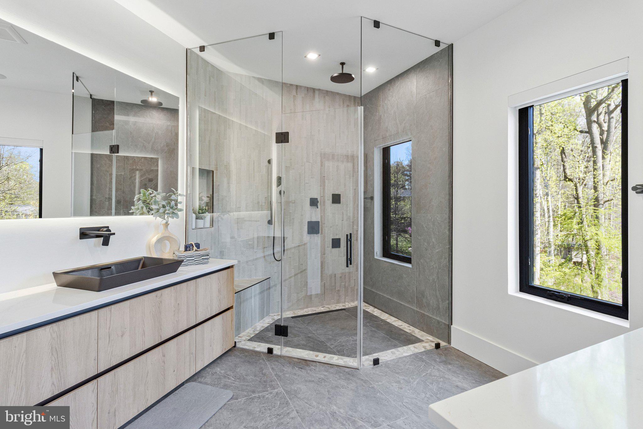 MANTUA - Residential