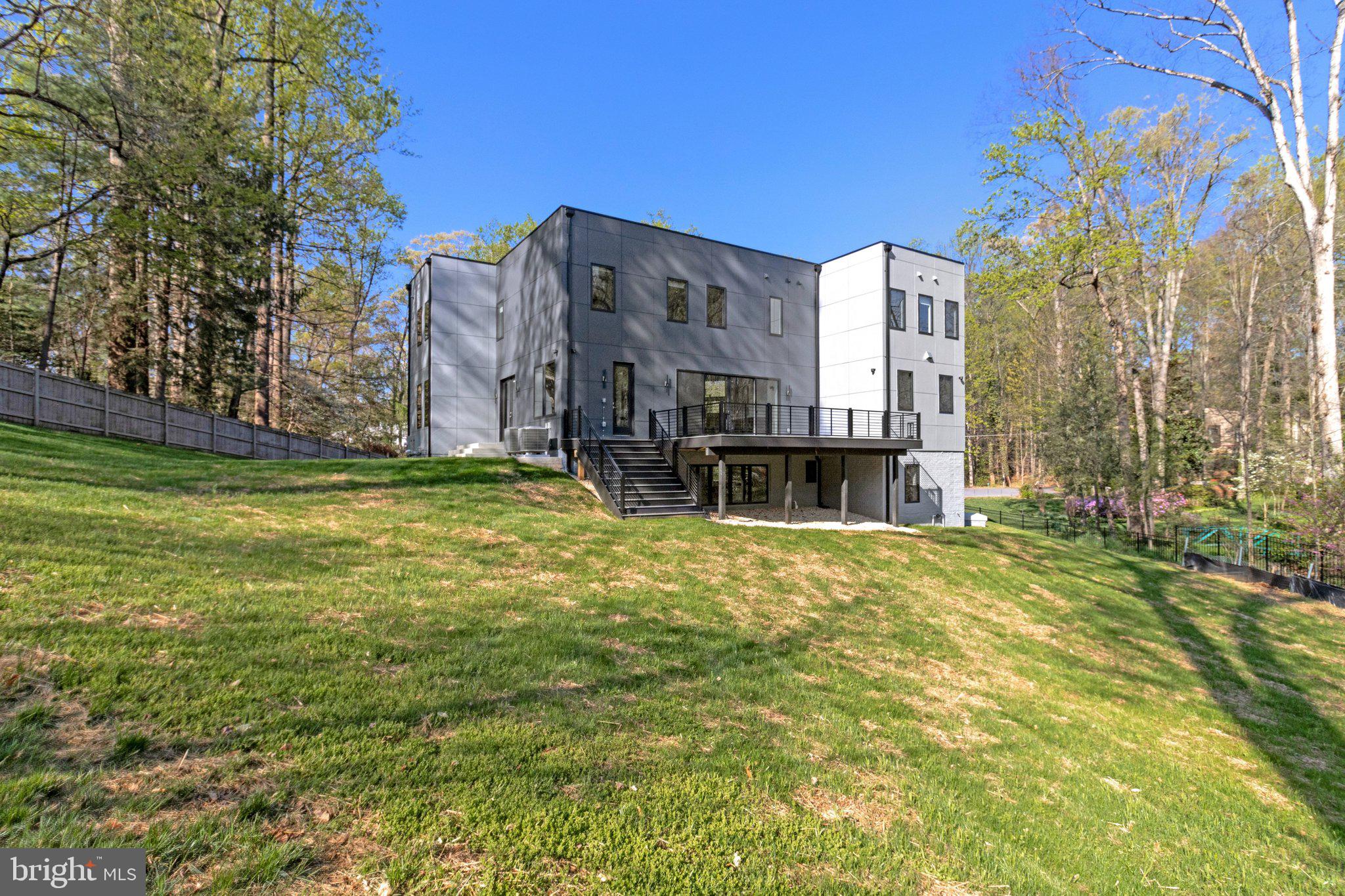 MANTUA - Residential