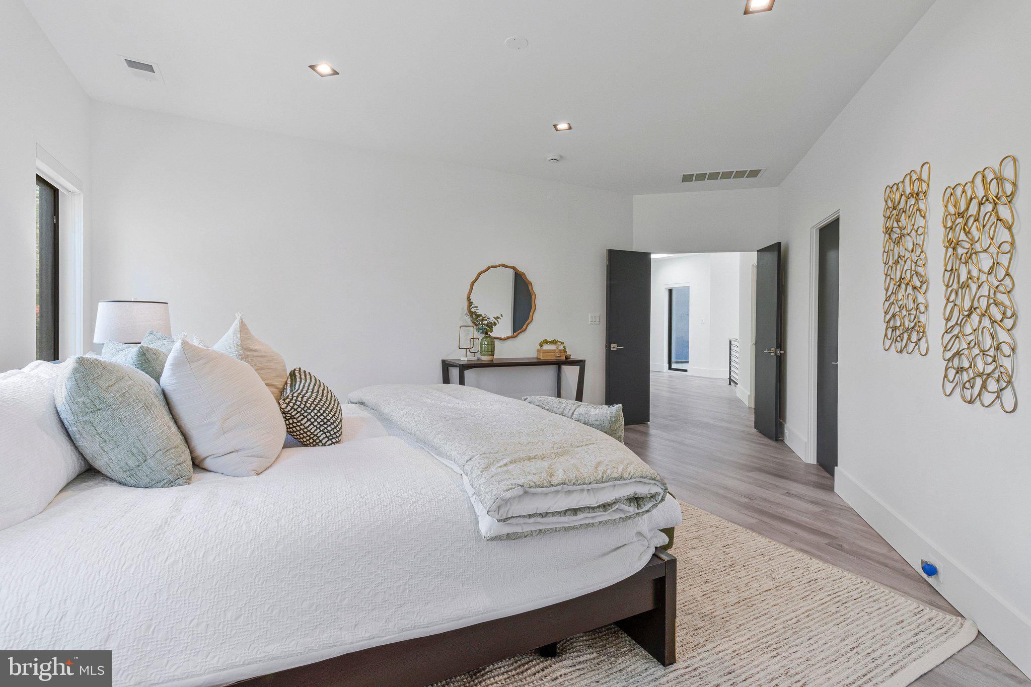 MANTUA - Residential