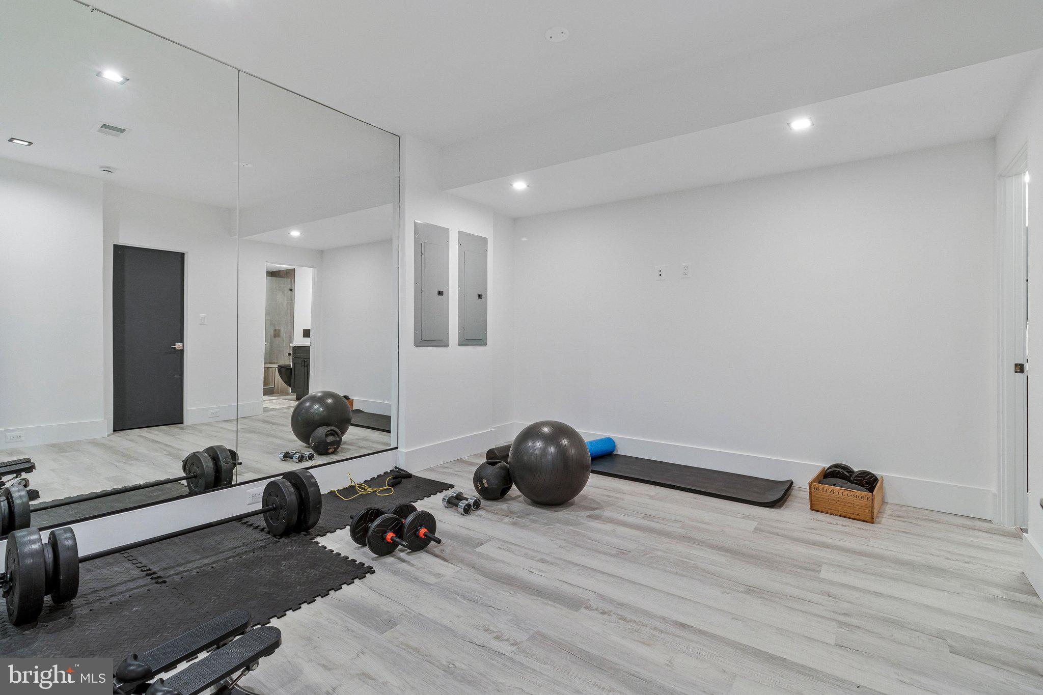 MANTUA - Residential