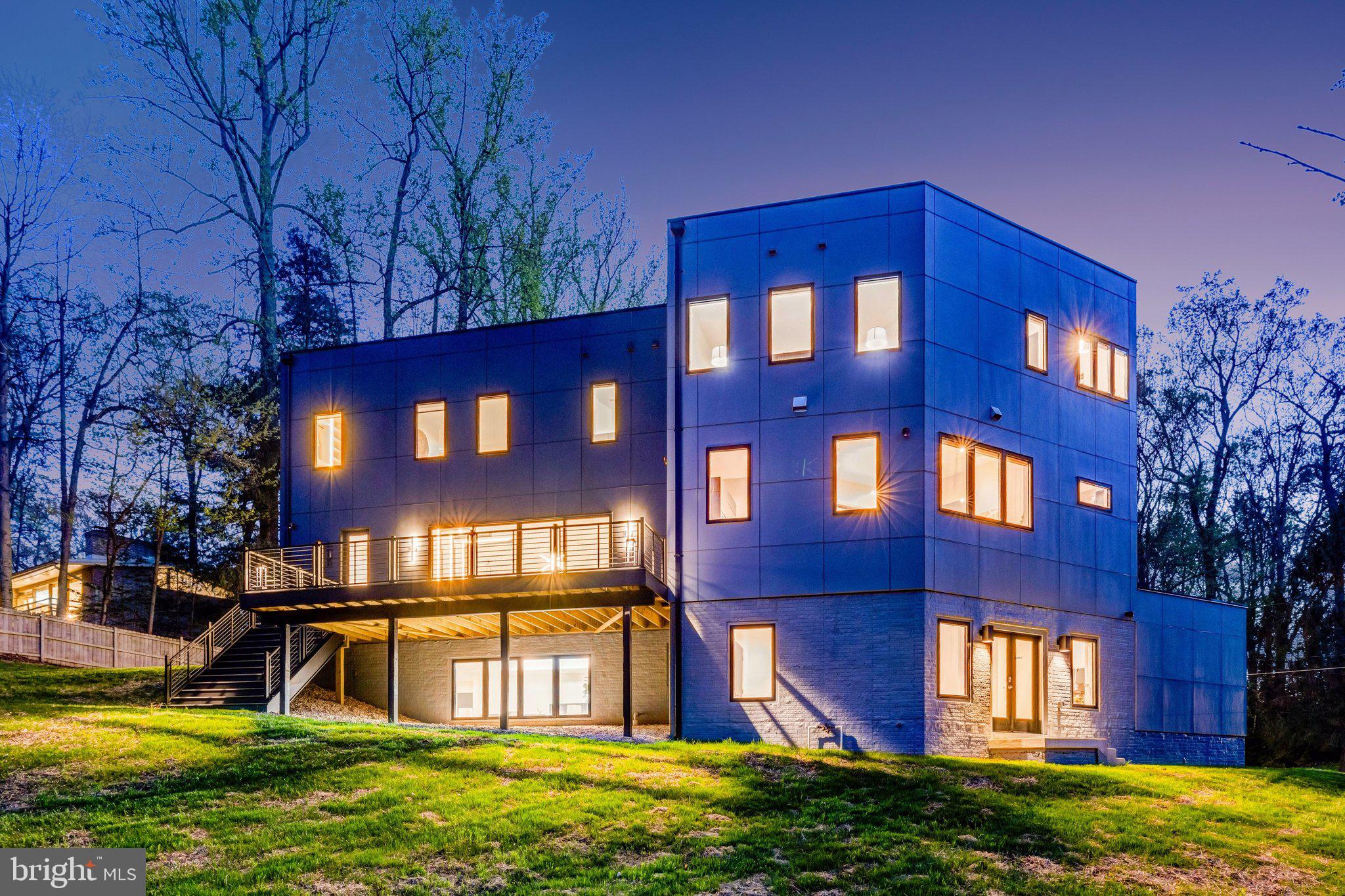 MANTUA - Residential