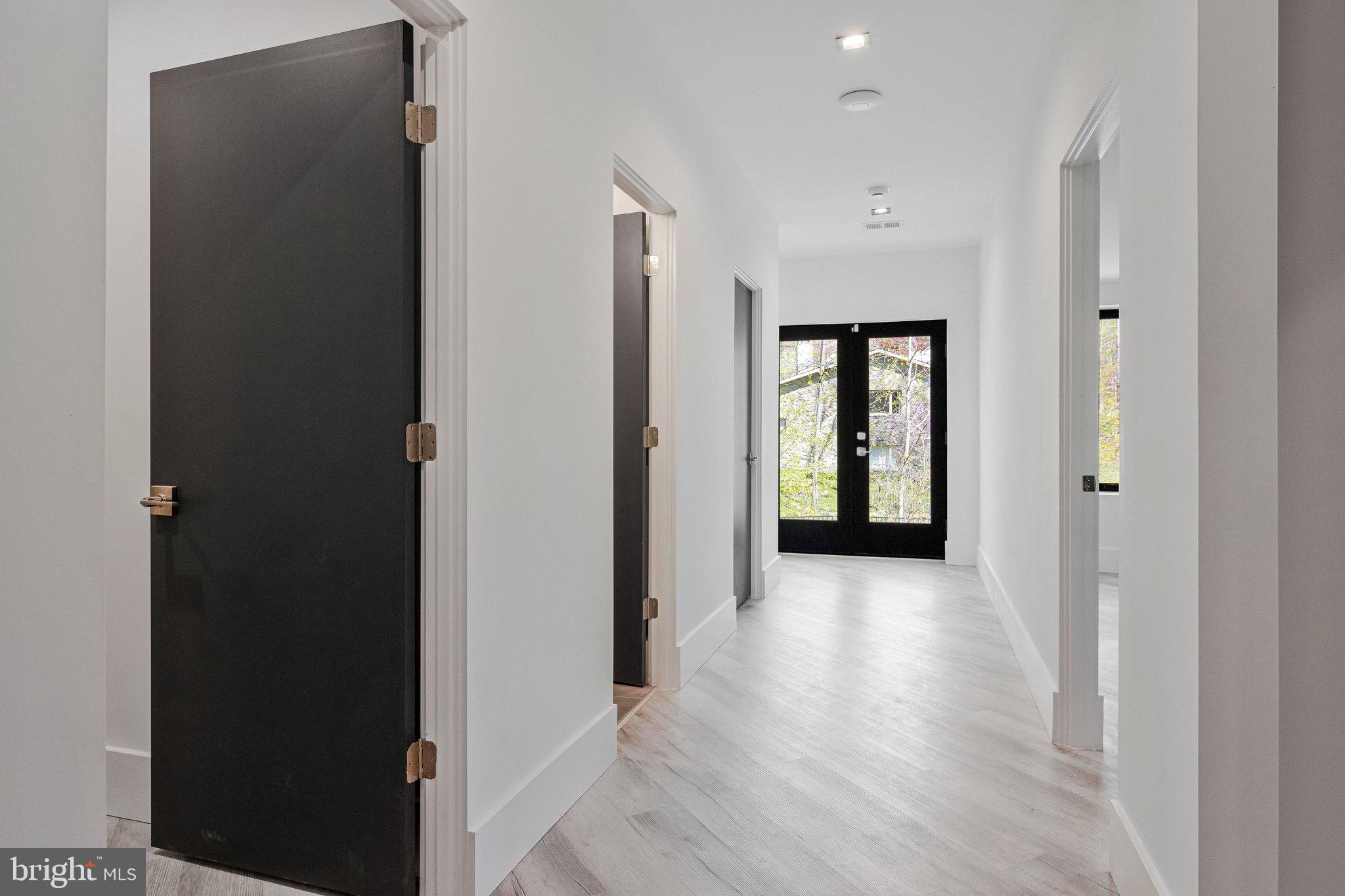 MANTUA - Residential