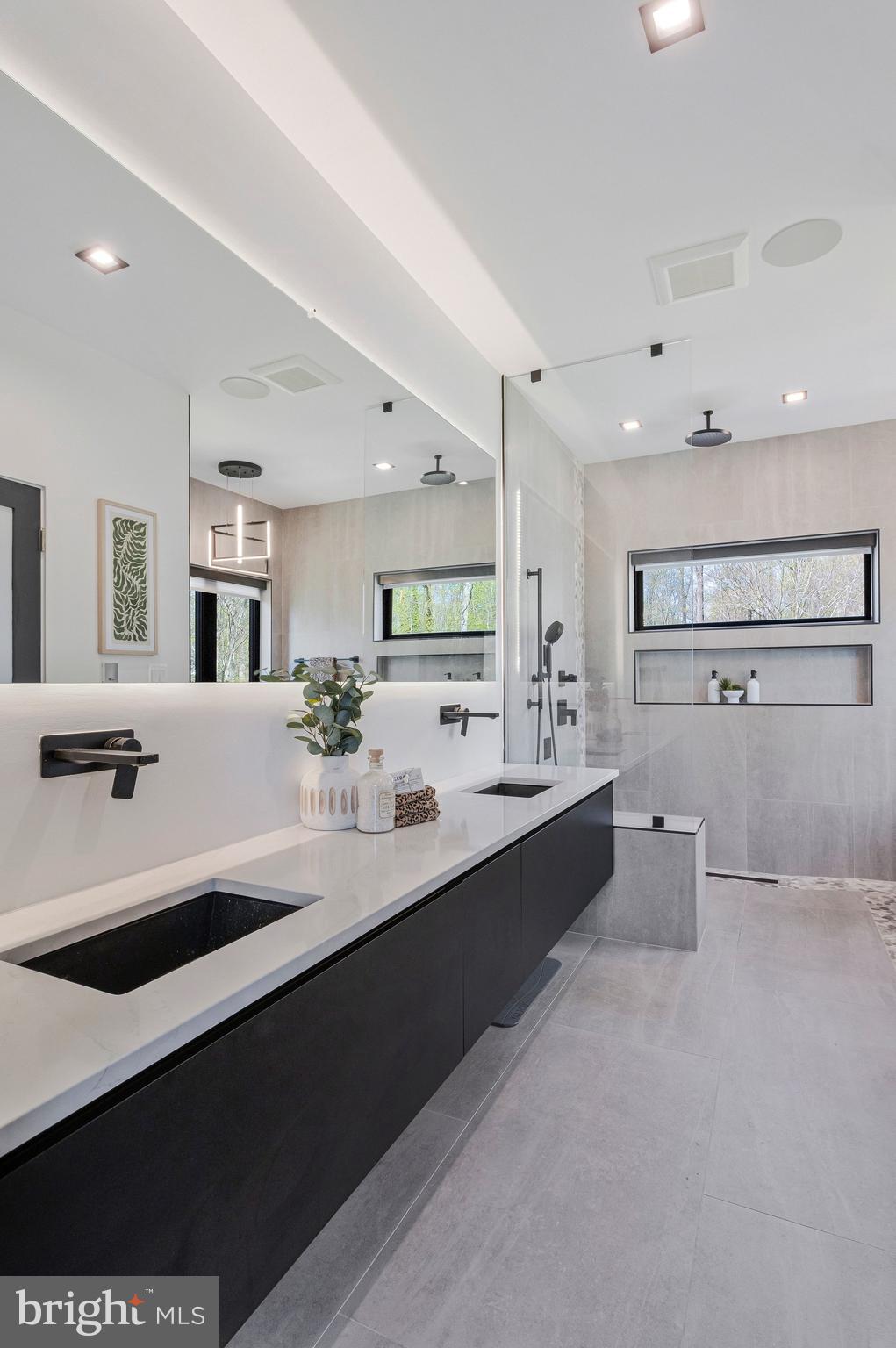 MANTUA - Residential