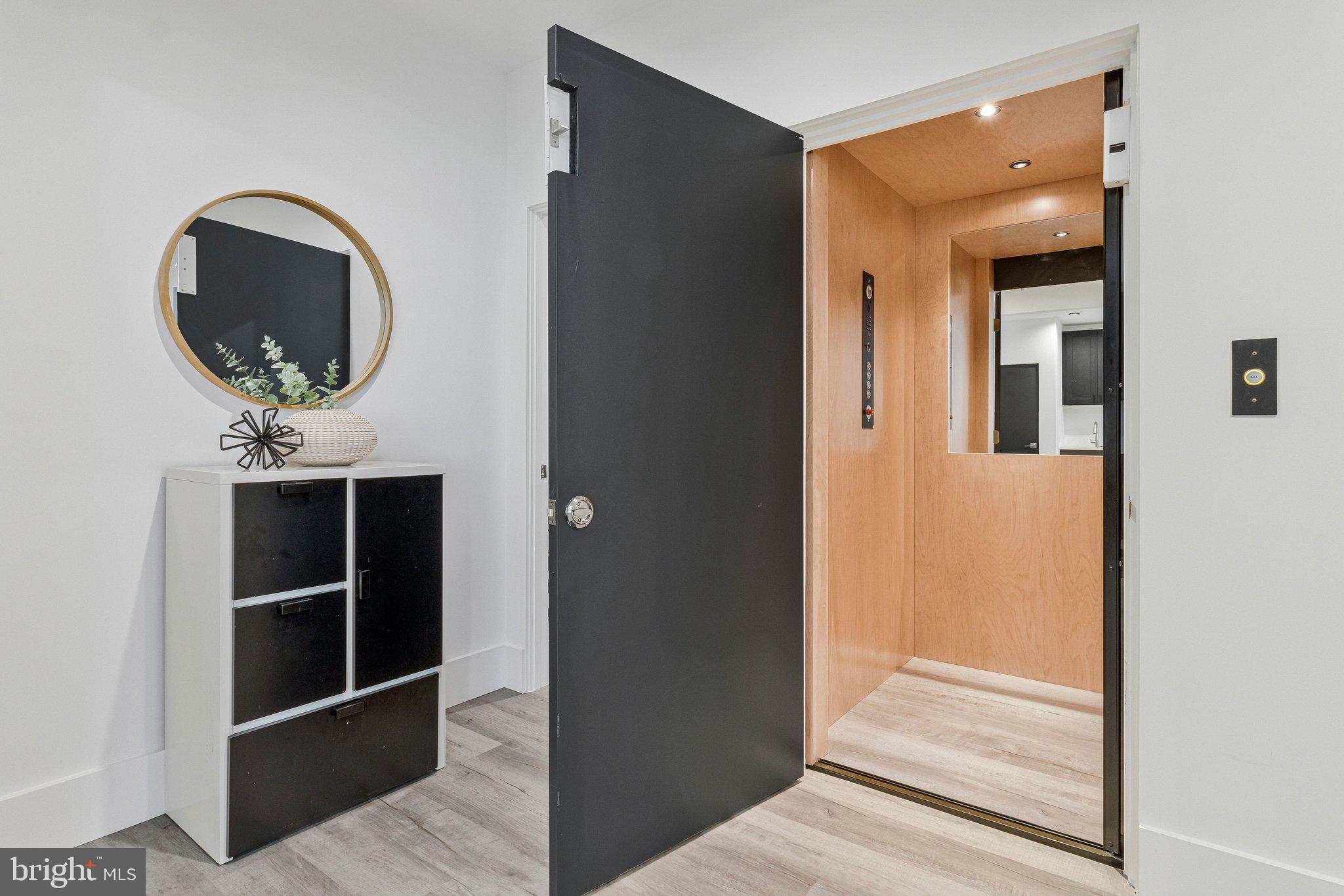 MANTUA - Residential