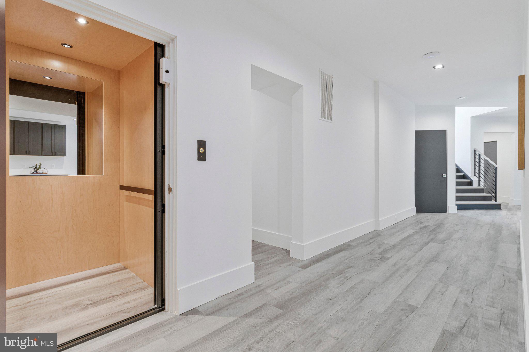 MANTUA - Residential