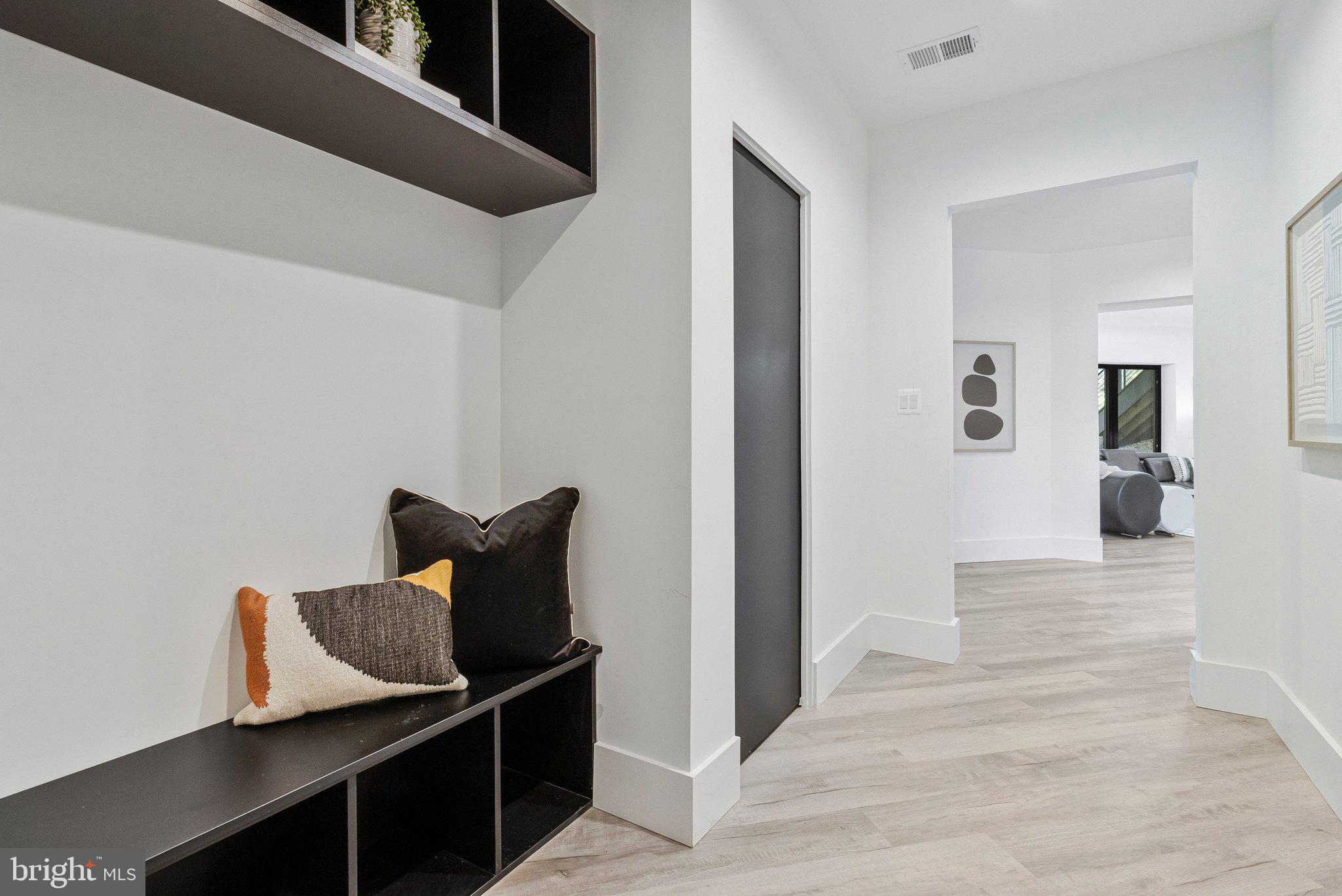 MANTUA - Residential